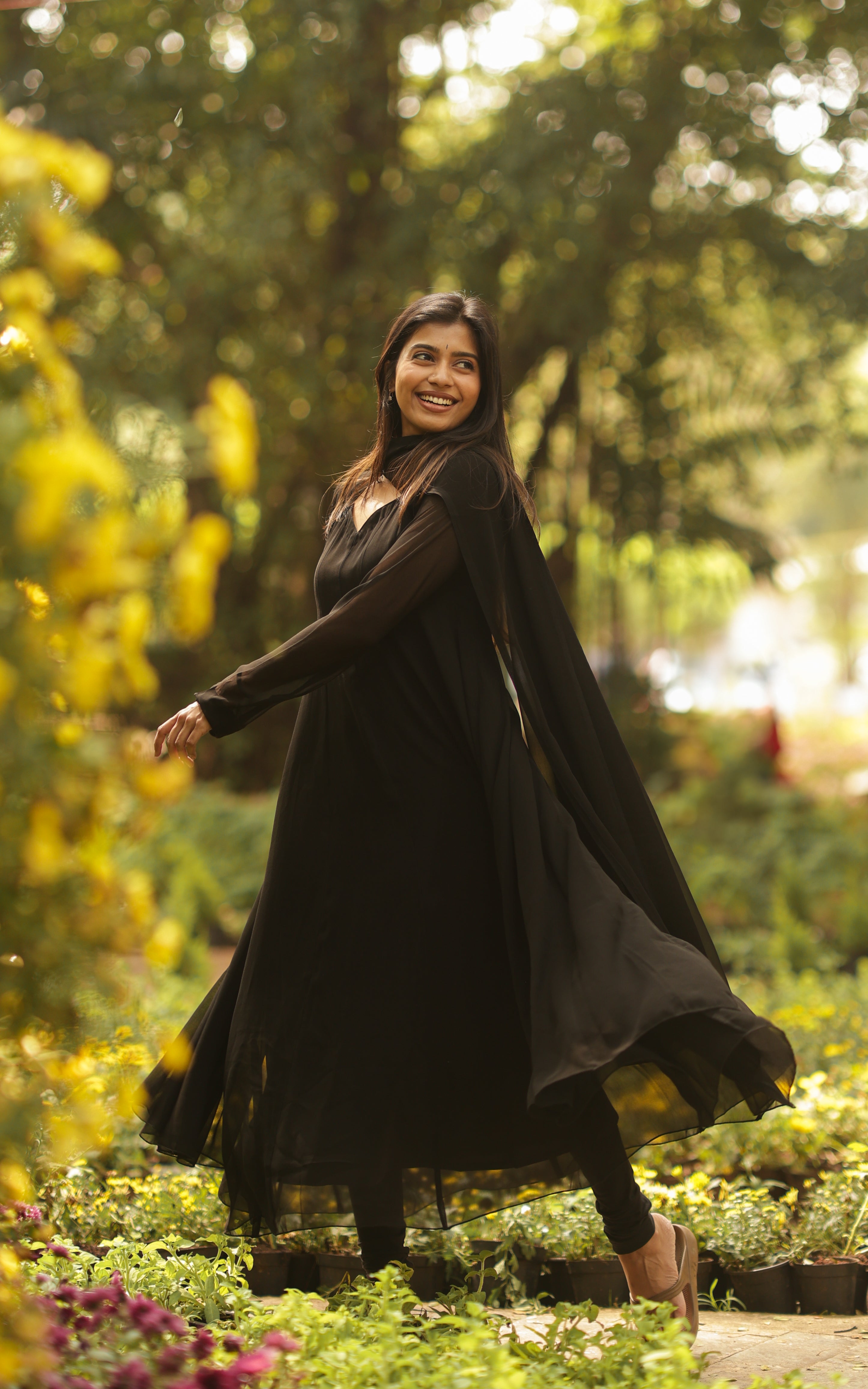 These elegant and festive designs are perfect for special occasions, blending tradition with contemporary style