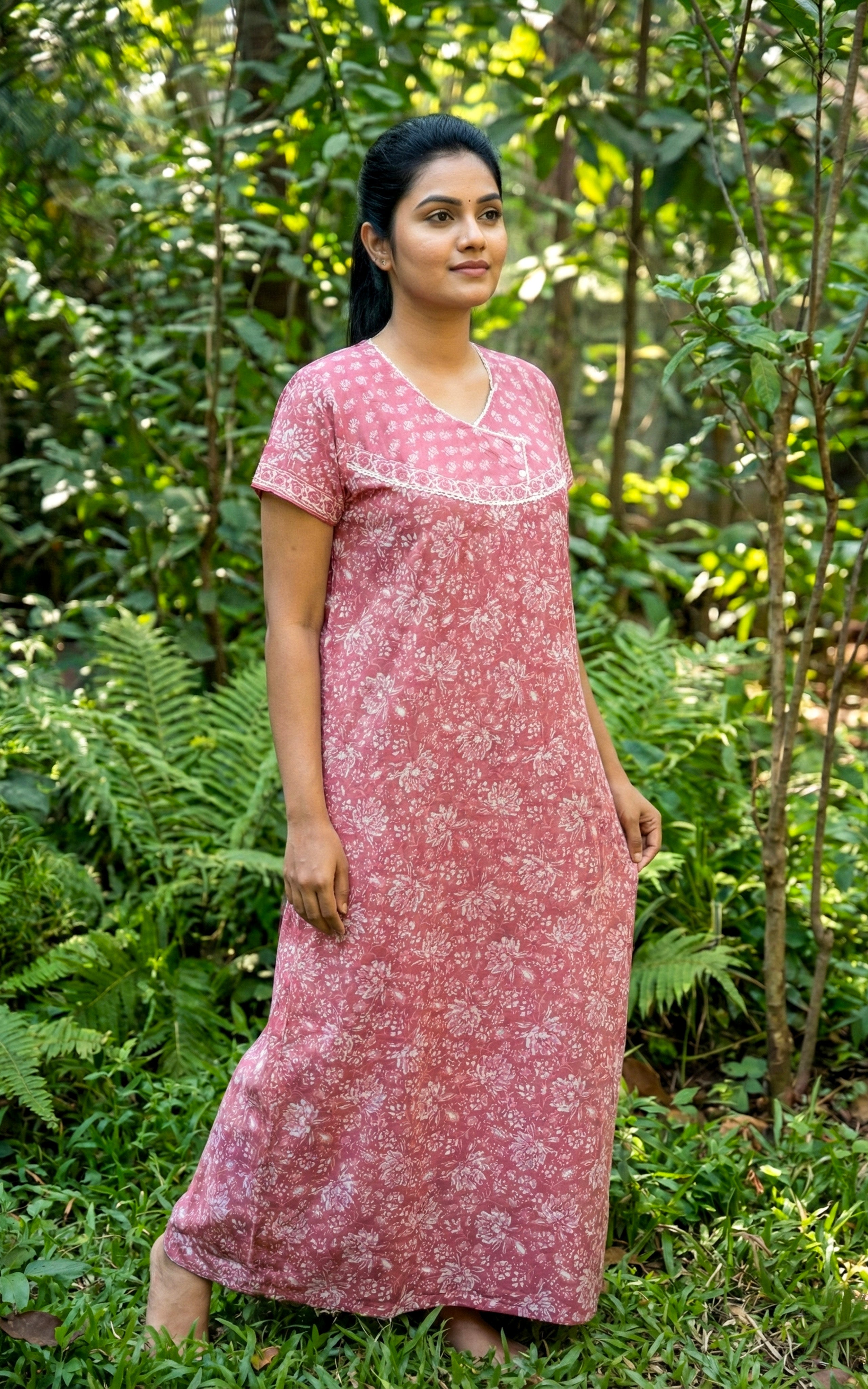 Cotton nighty with a convenient pocket