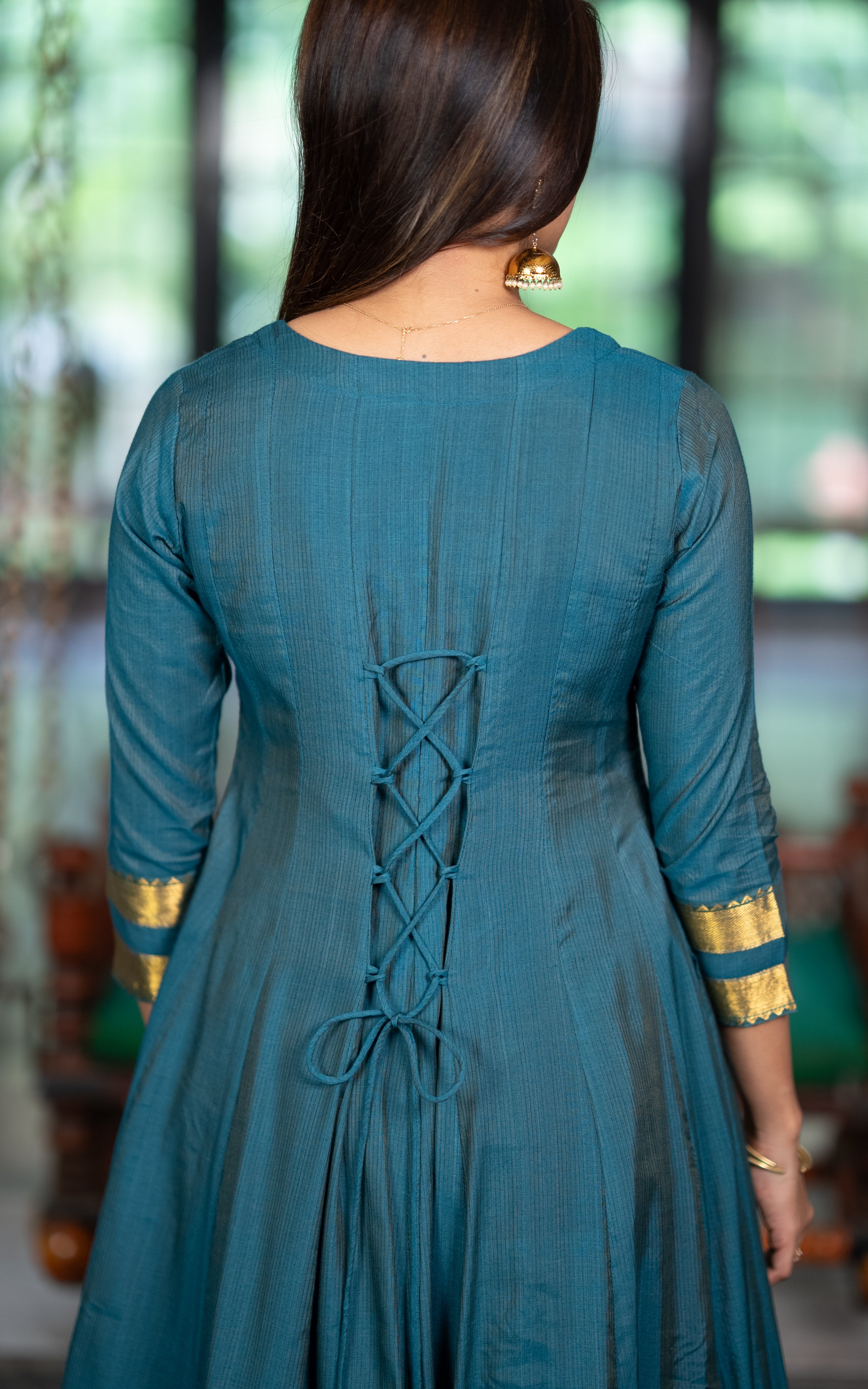 Ponmudi Peacock Blue