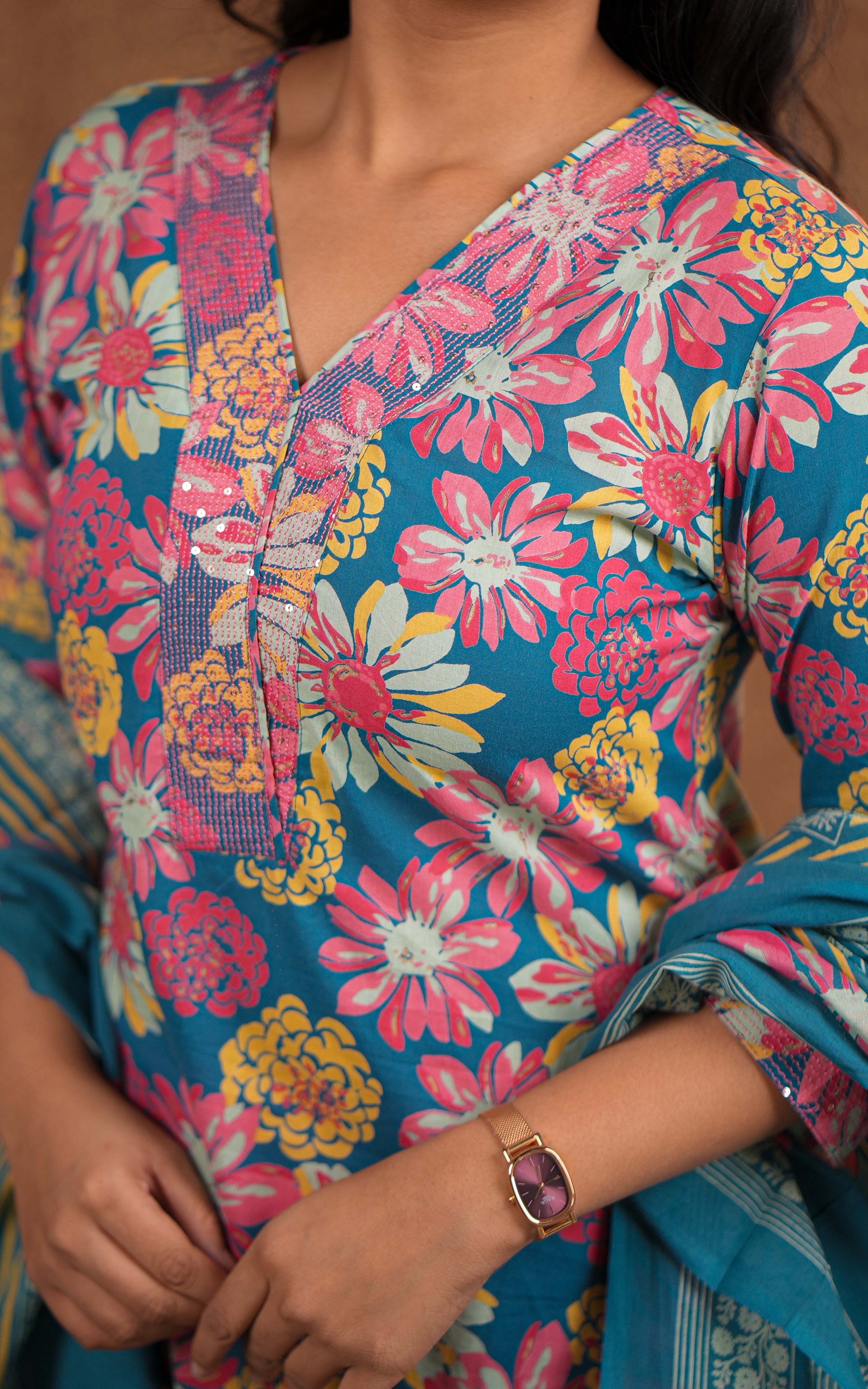 Simple ethnic wear
