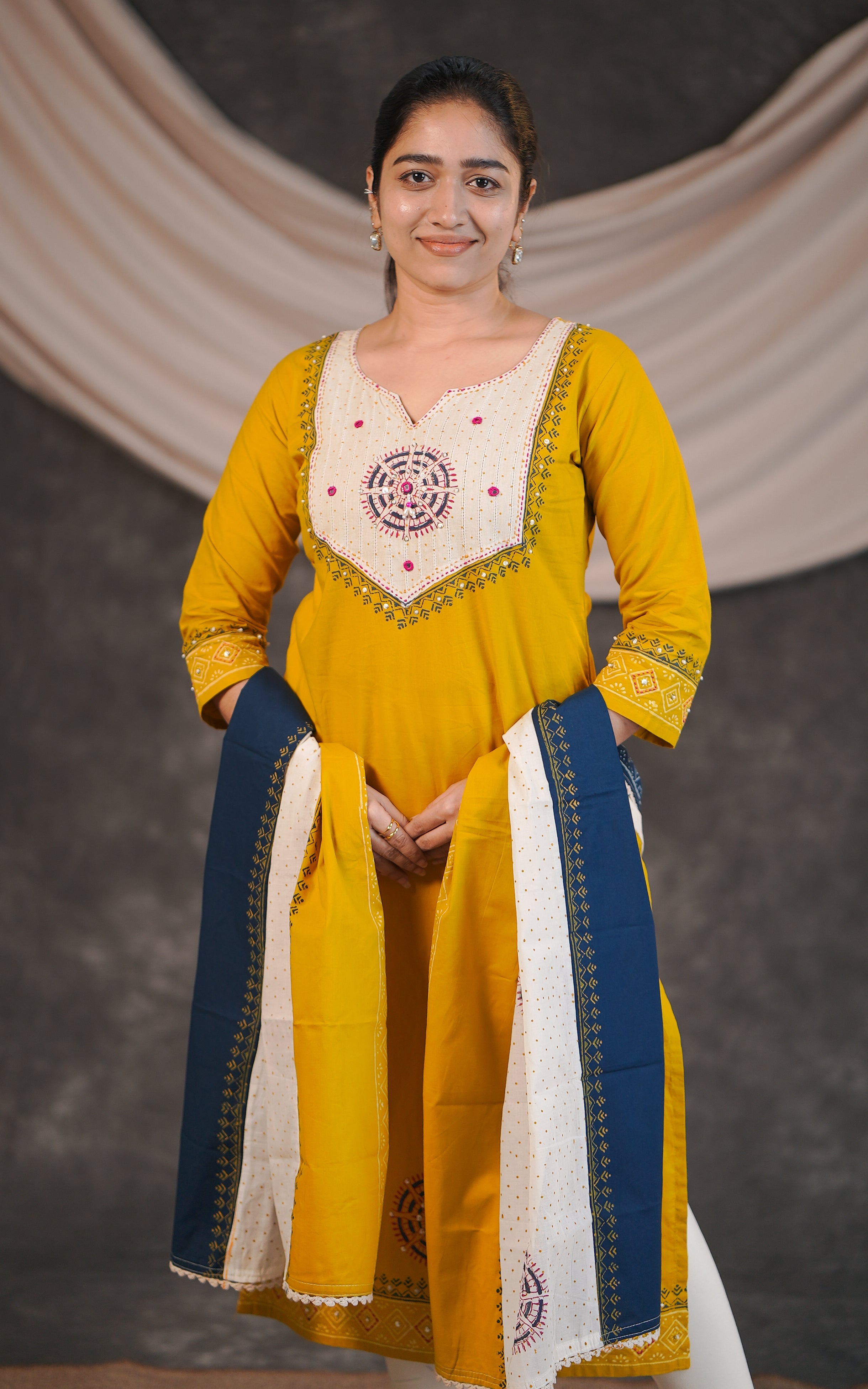Indhu B Handblock (Kurti+Dupatta)