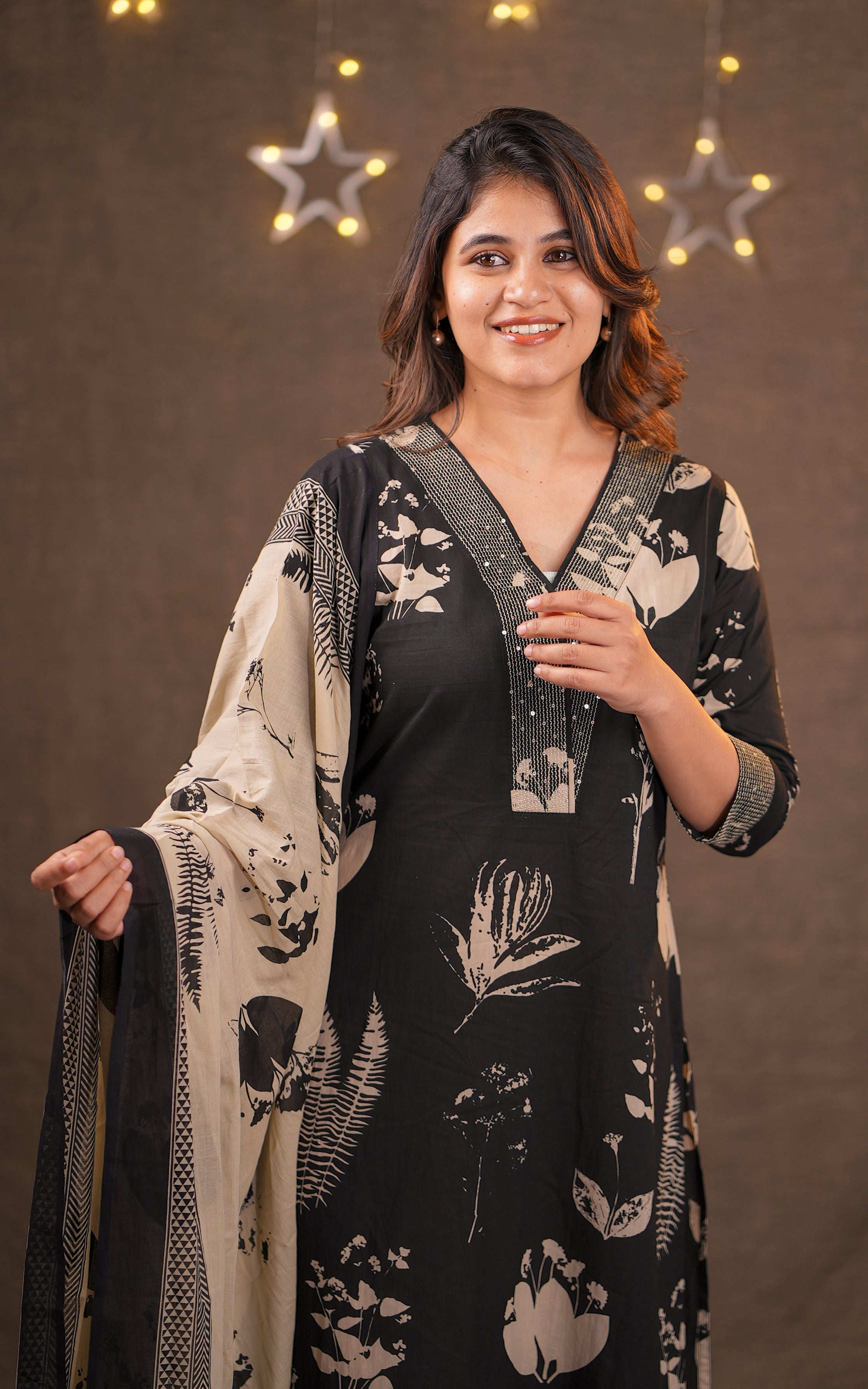 Simple ethnic wear