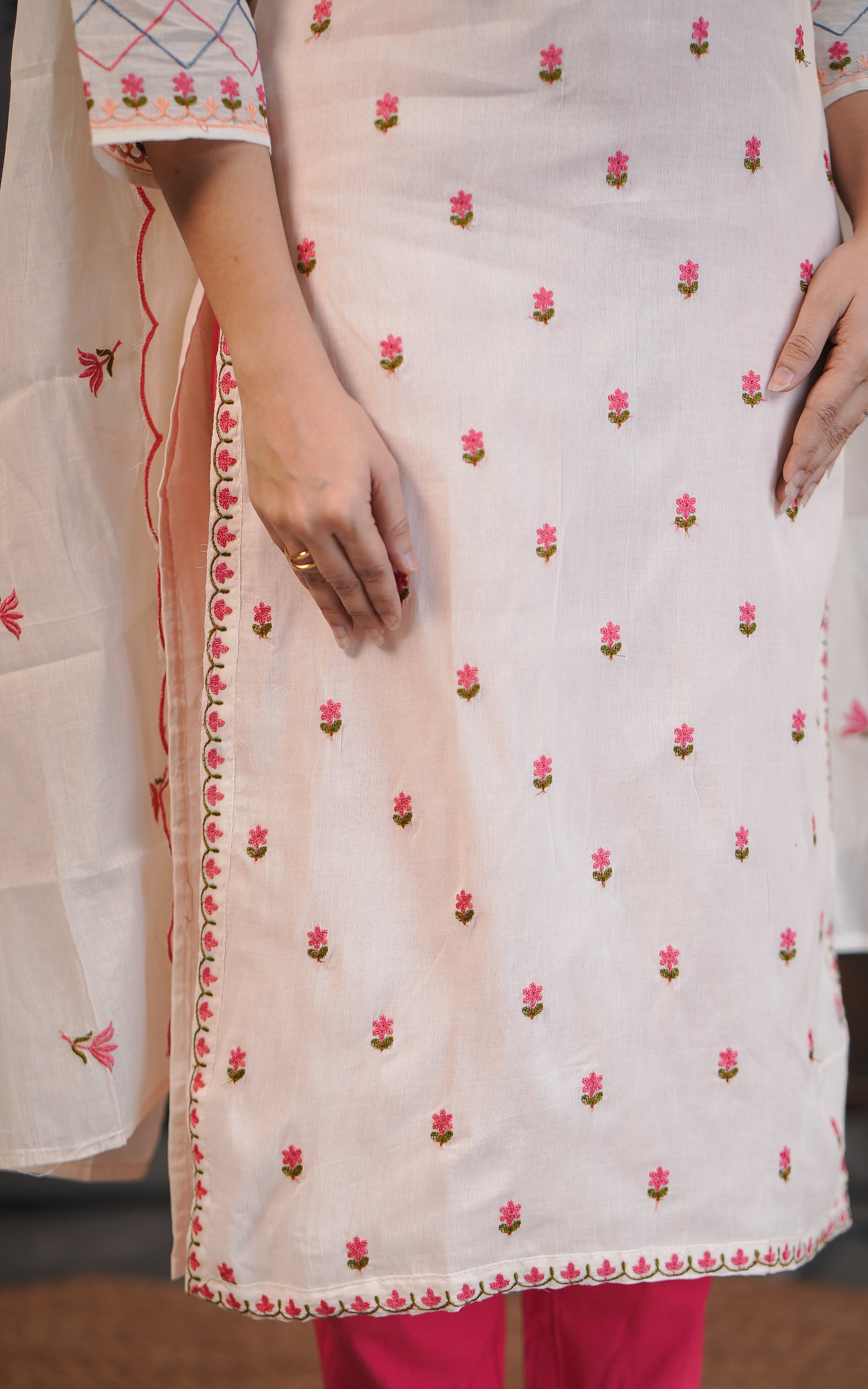 Dharmapriya (Kurti+Dupatta)