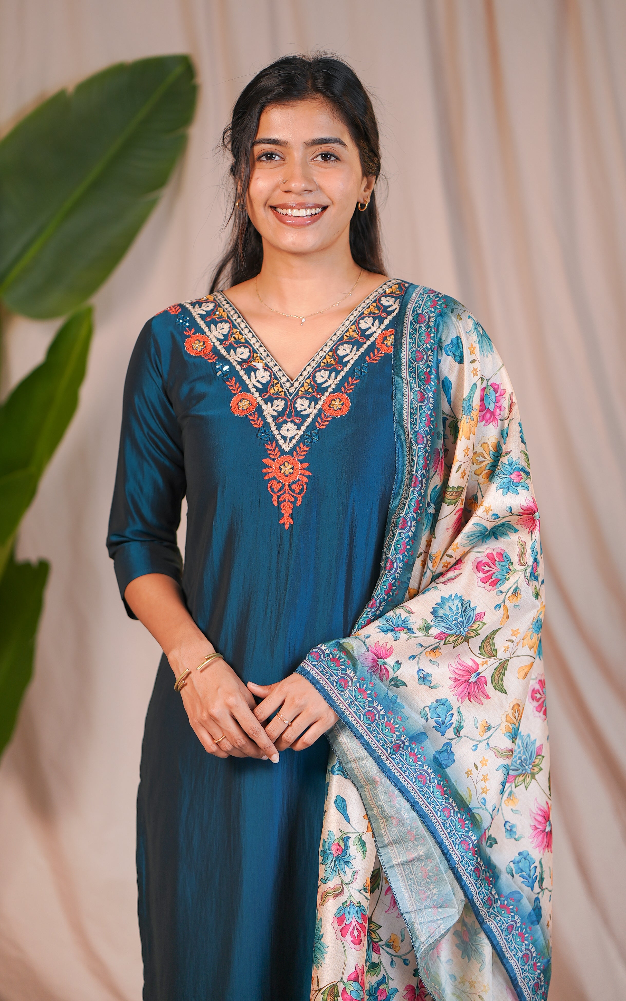 Women art silk kurti set