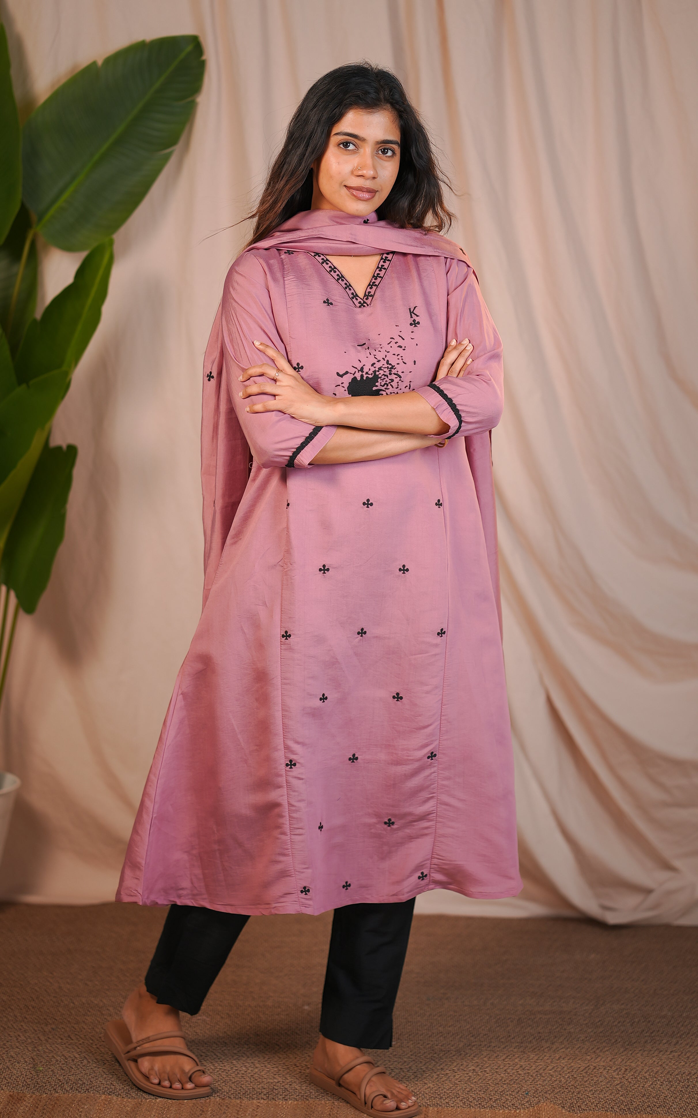 Meenvizhi A (Kurti+Dupatta)