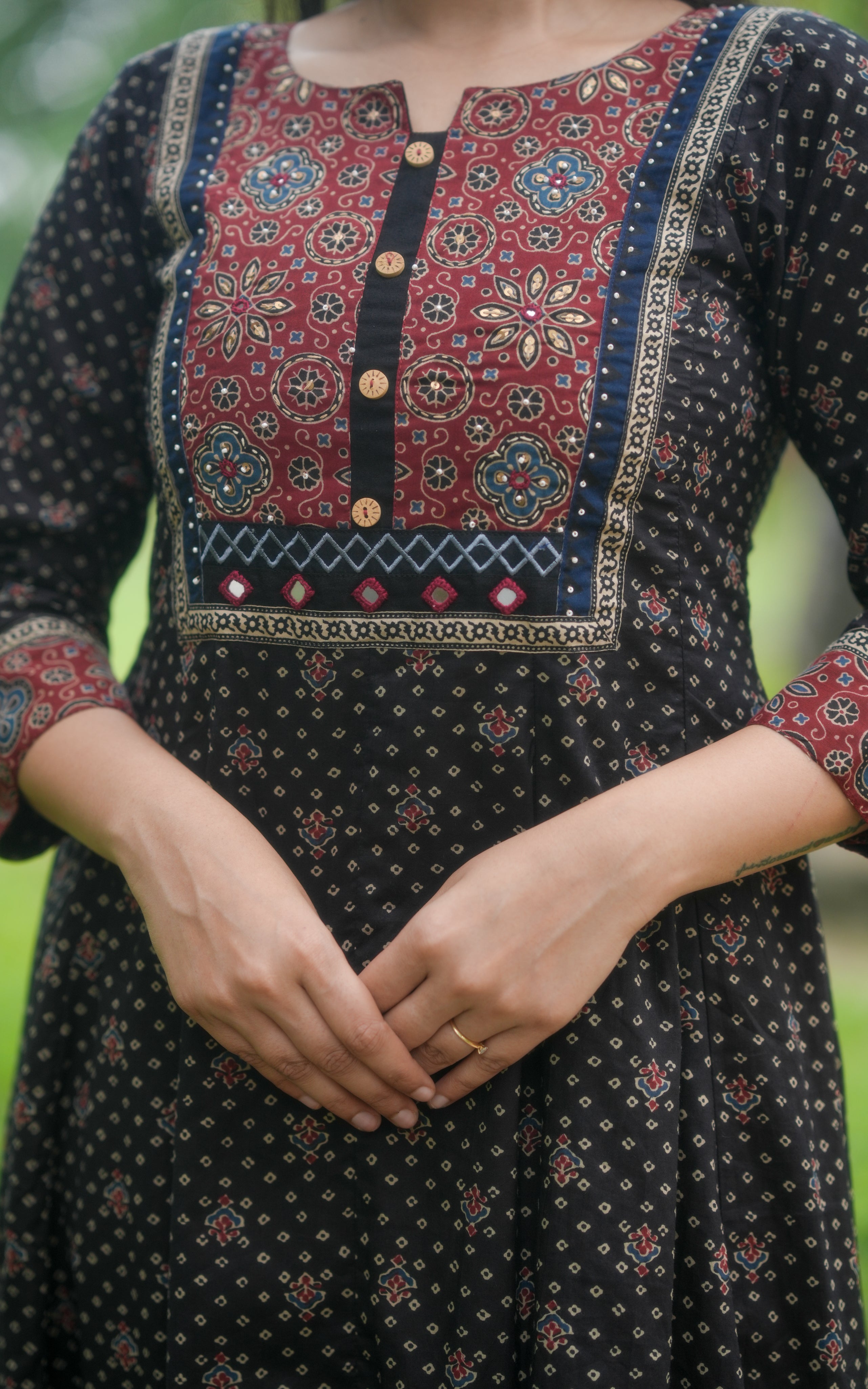 Simple ethnic wear