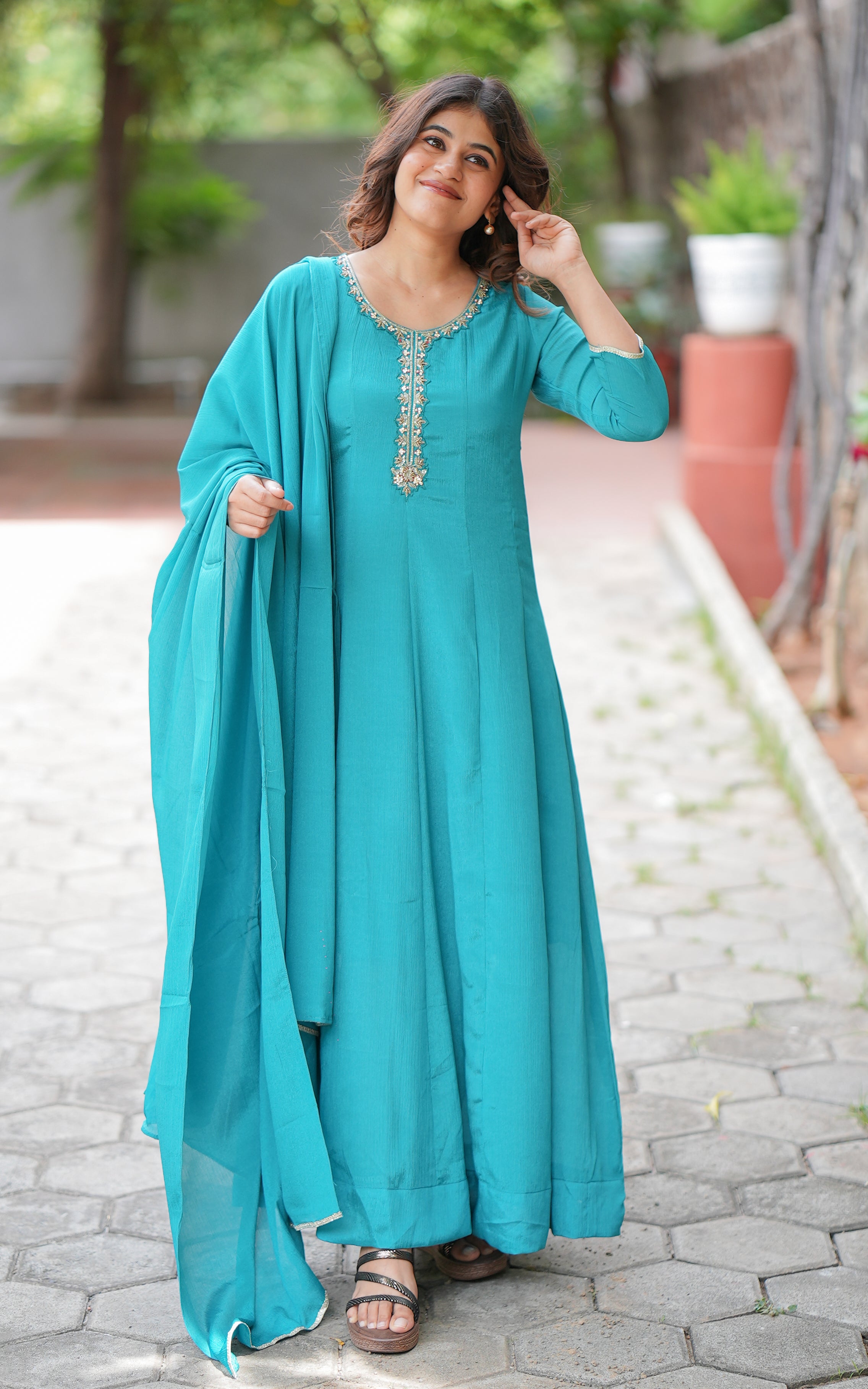 Simple ethnic wear