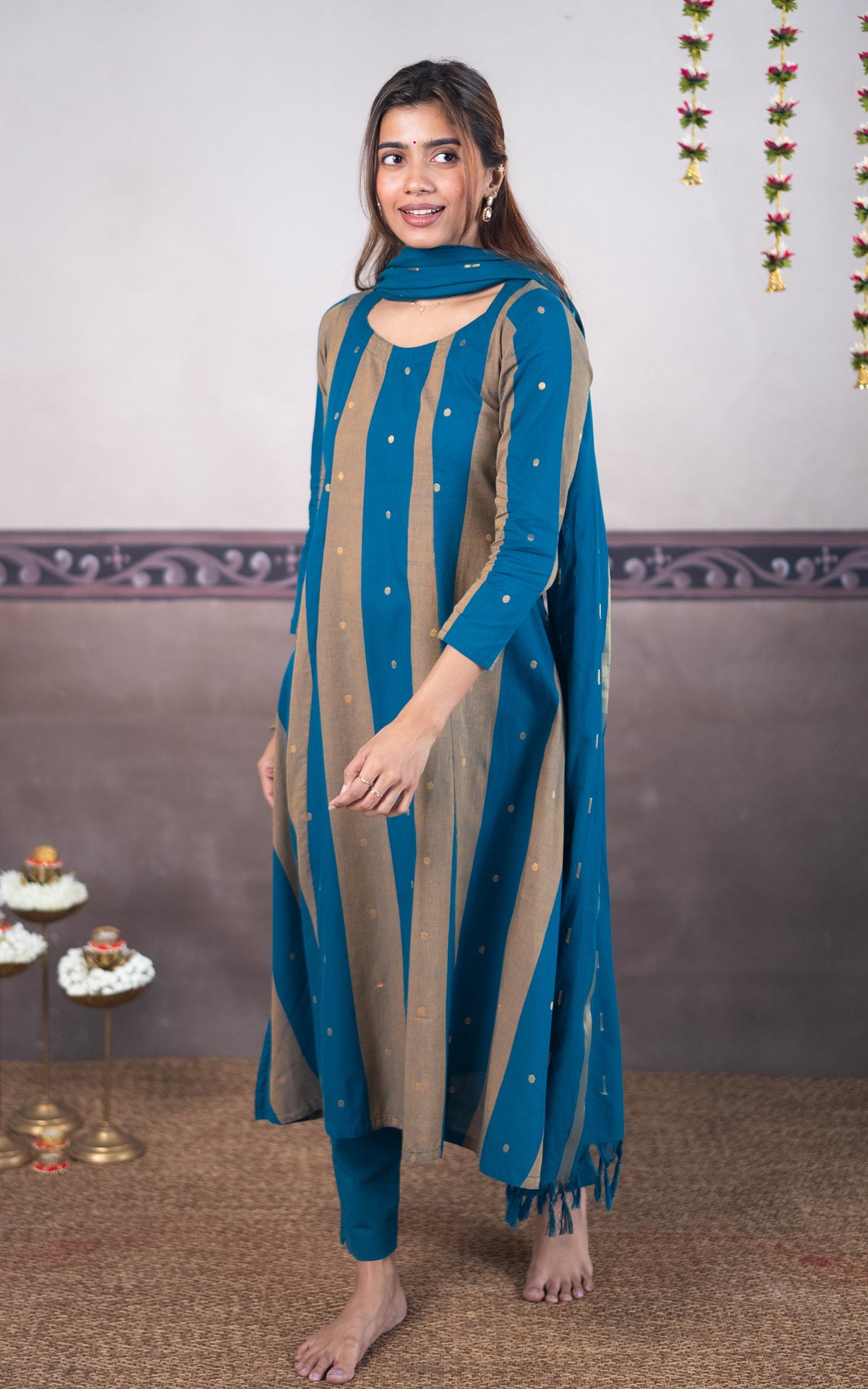 Pon Thamarai A (Kurti+Dupatta)