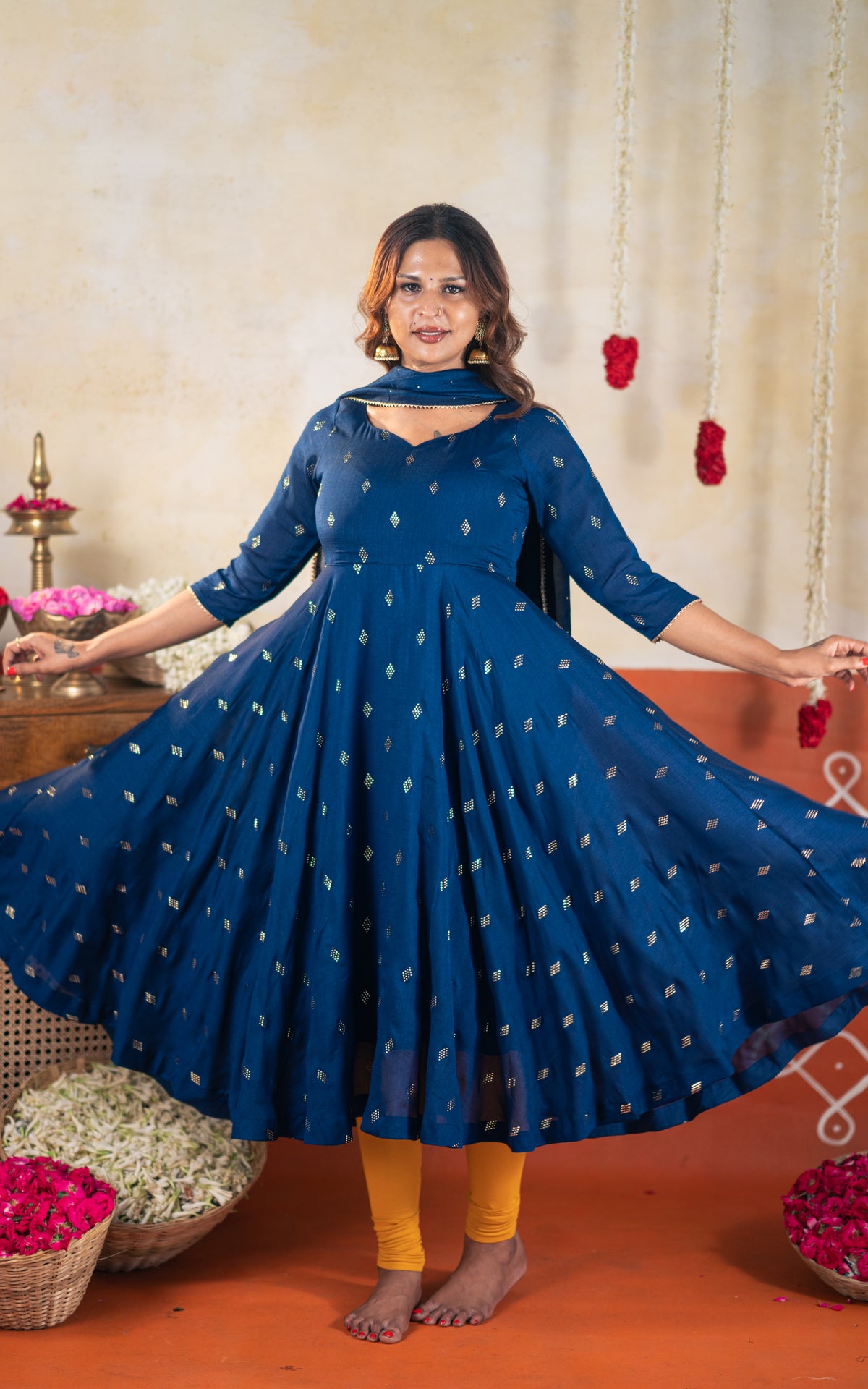 Vizha Pontharigai D (Kurti+Dupatta)