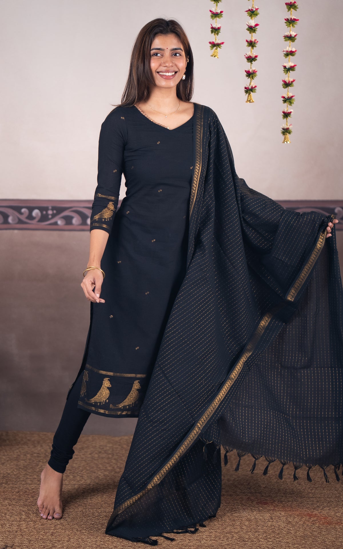 Paingili Black (Kurti+Dupatta)