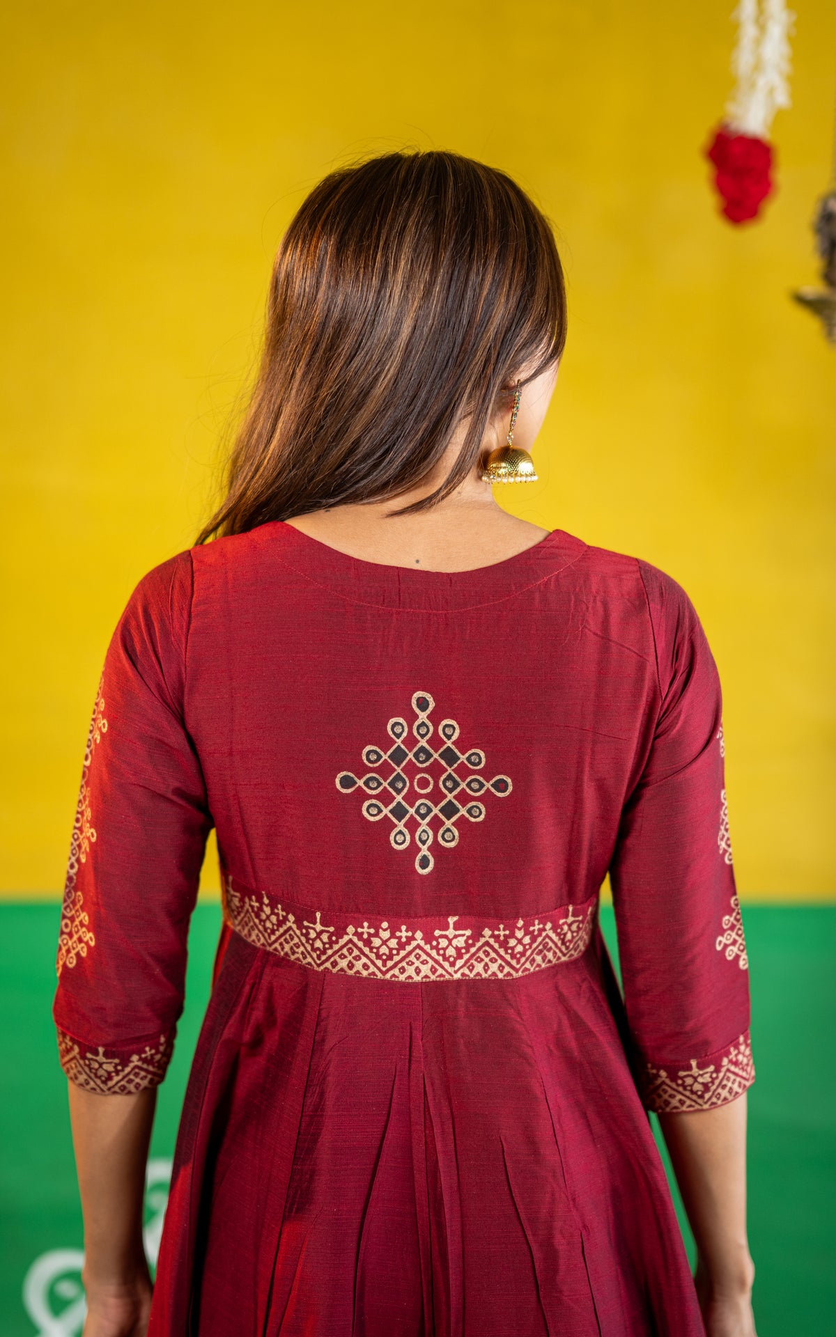 Kolangal Maroon