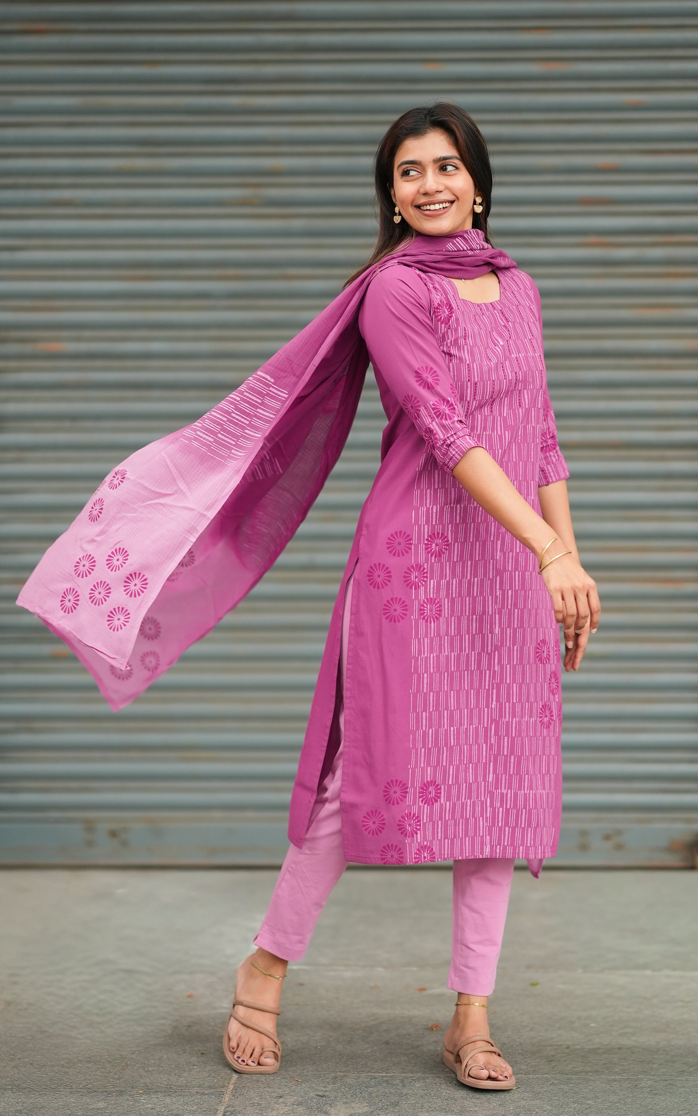 Avanthika B (Kurti+Dupatta)