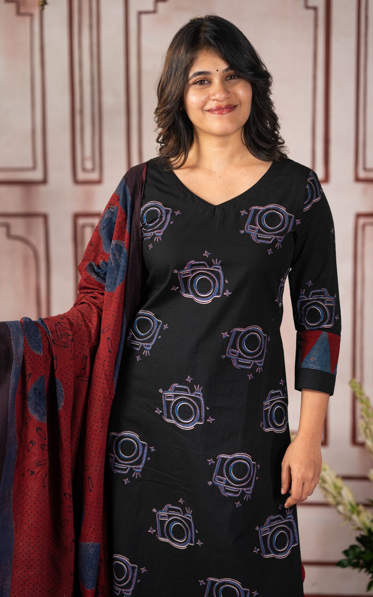 Clicks and Flash (Kurti+Dupatta)