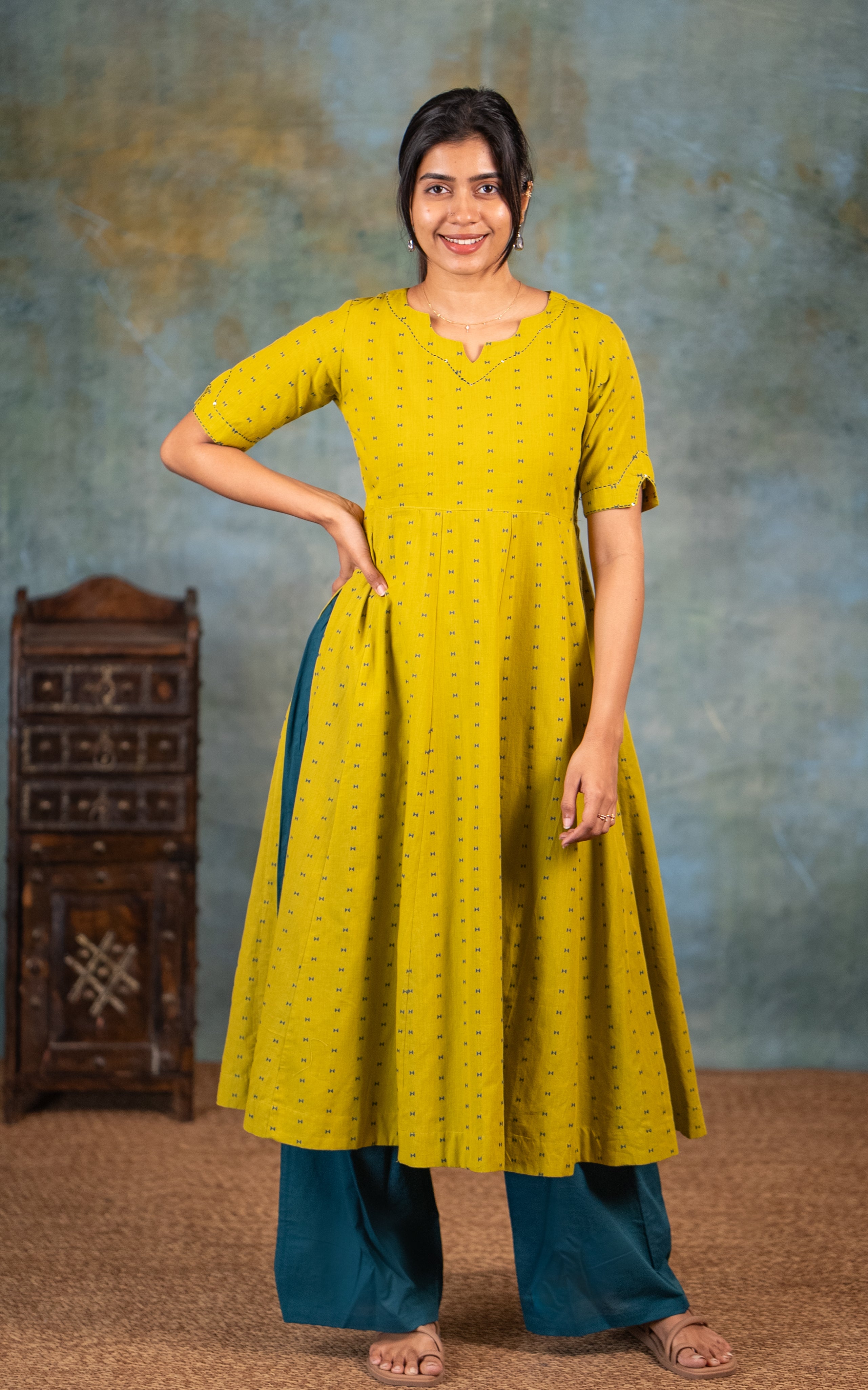 South cotton naira cut kurti set for women
South cotton kurti with neckline embroidery detailing