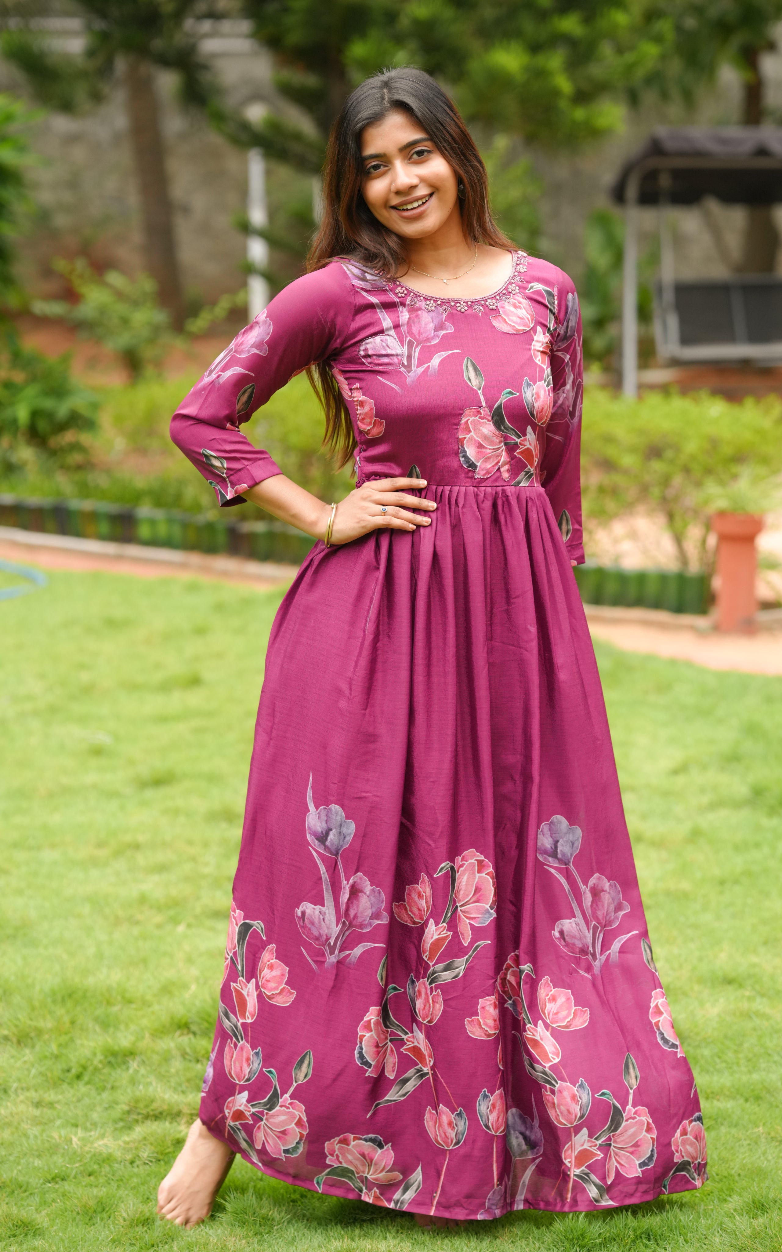 Simple ethnic wear