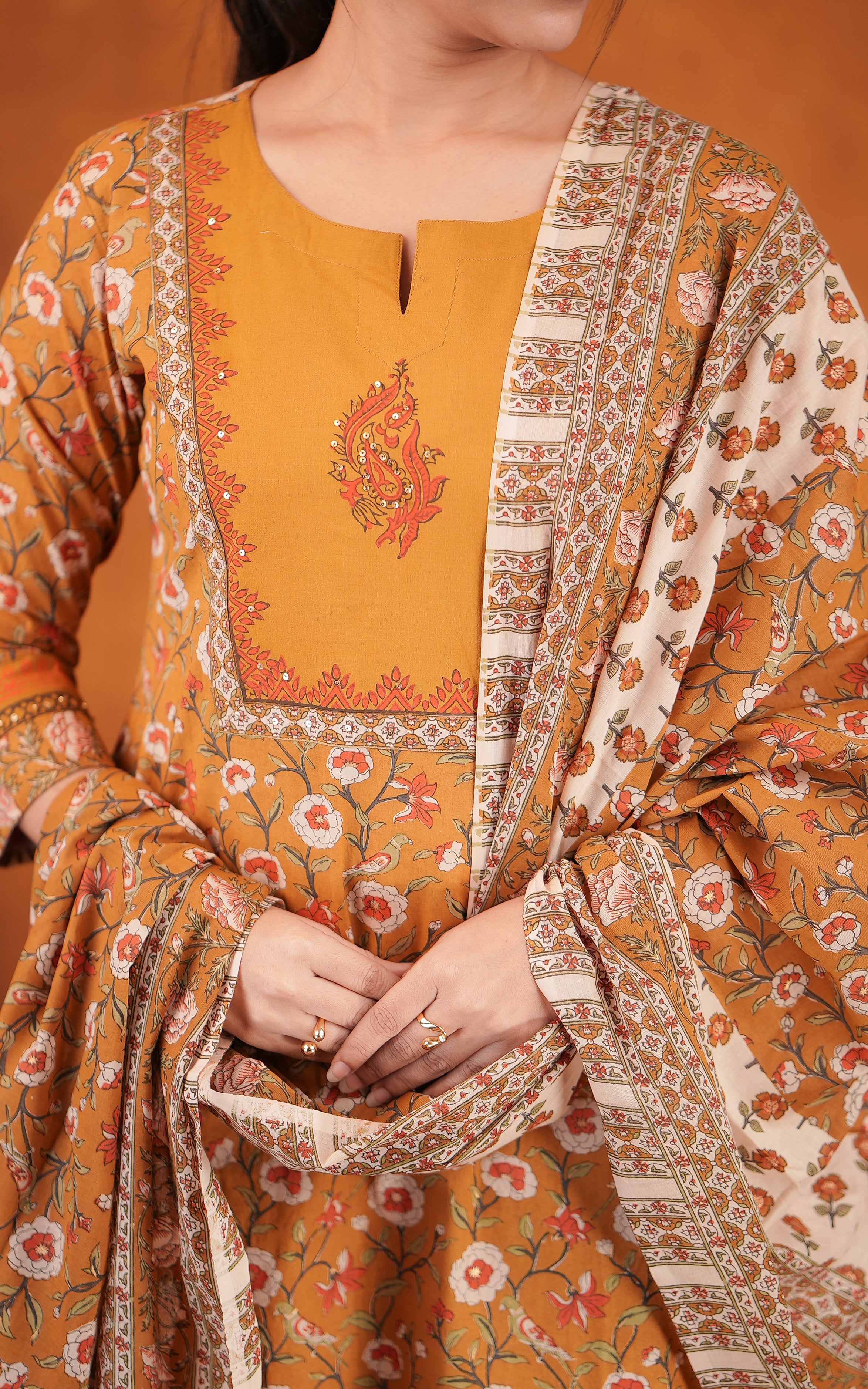 Dravina (Kurti+Pant+Dupatta)