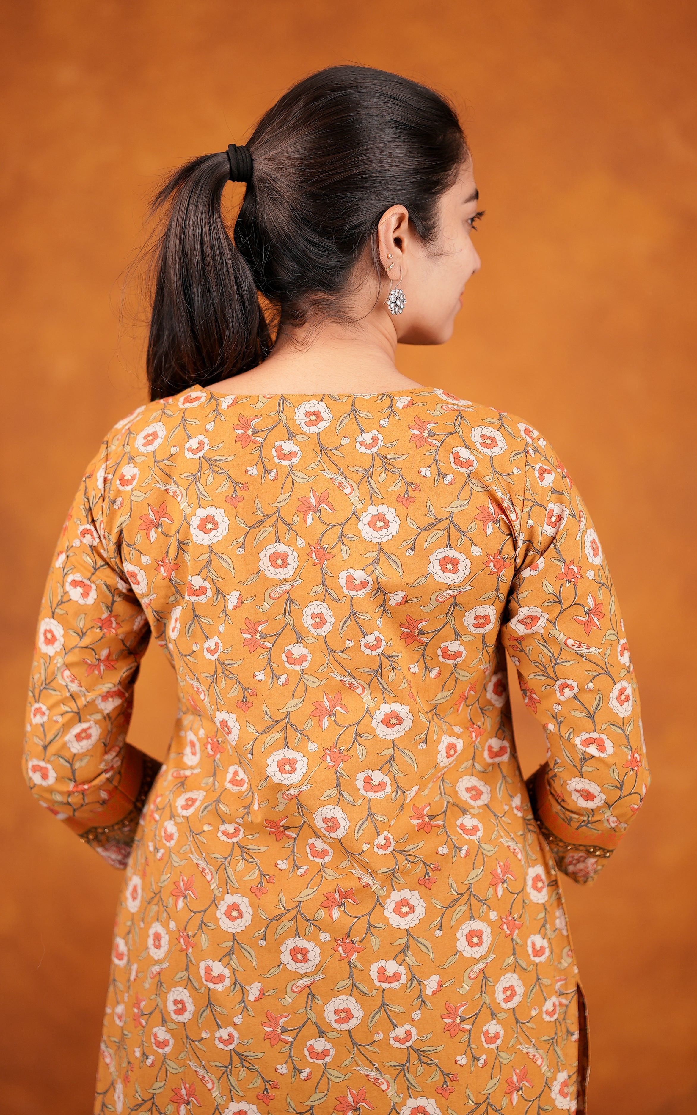Dravina (Kurti+Pant+Dupatta)