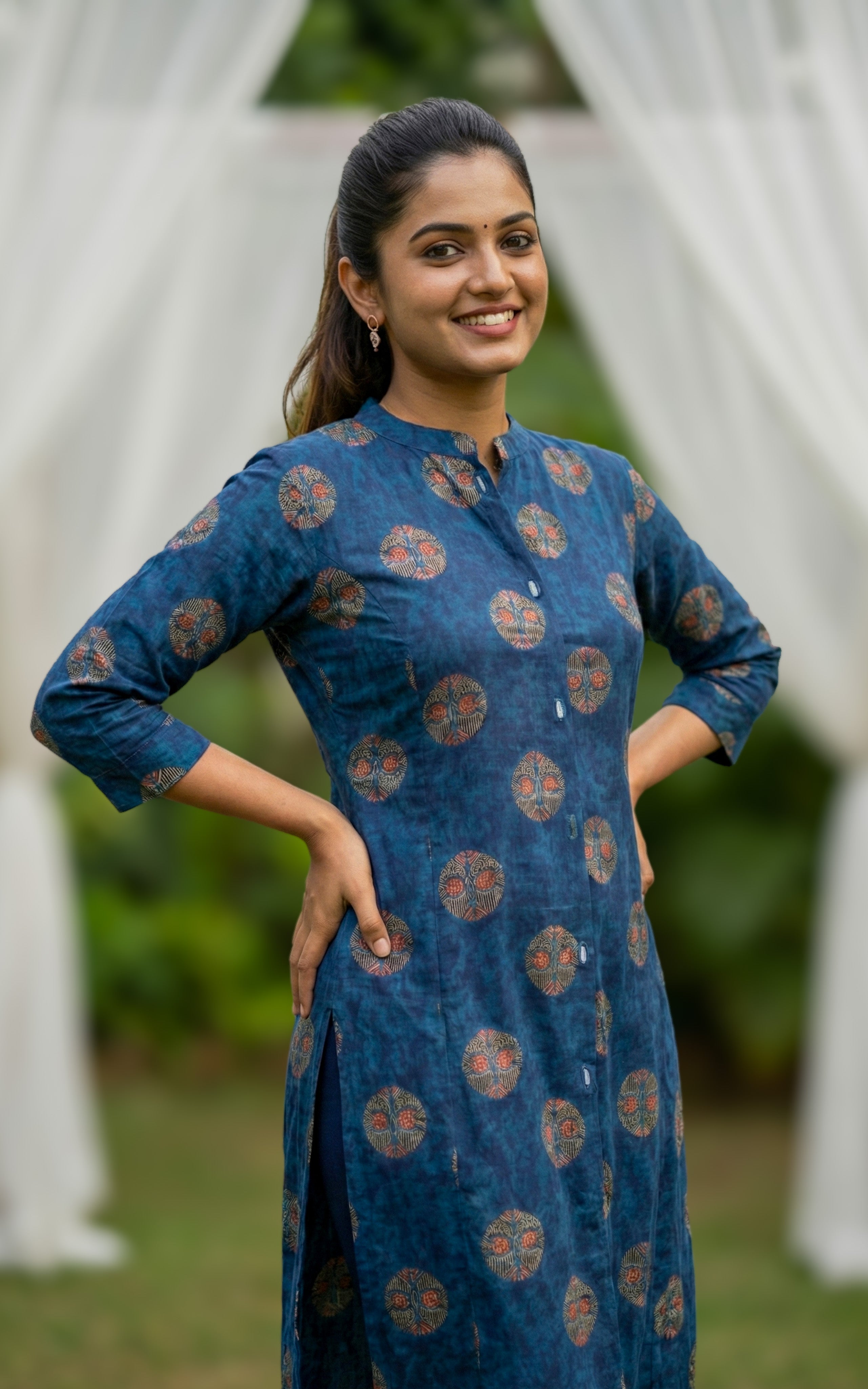 Elegant Blue Straight Cut Cotton Kurti With Mandarin Collar