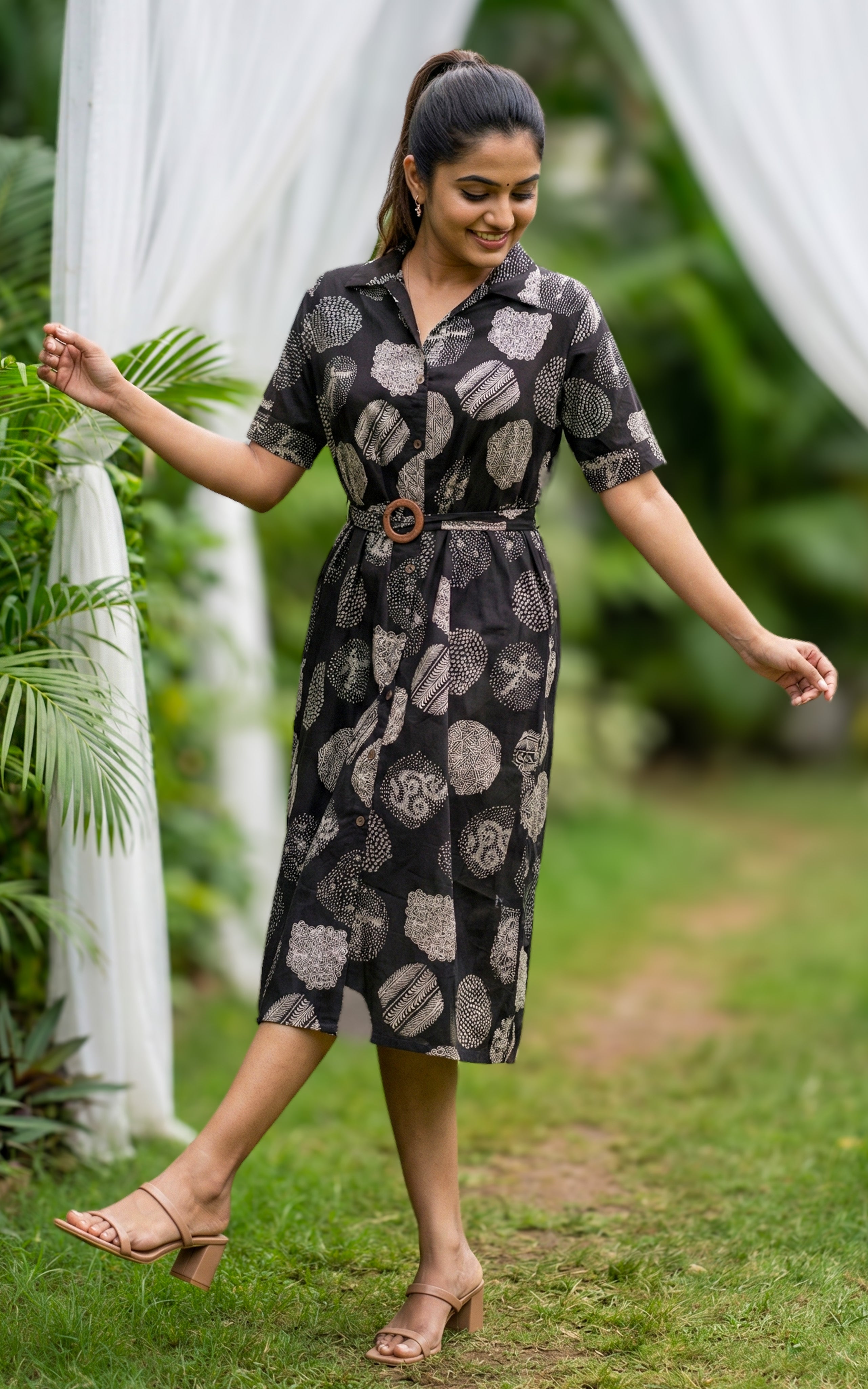 Stylish Black Collared Neck Kurti With Waist Belt