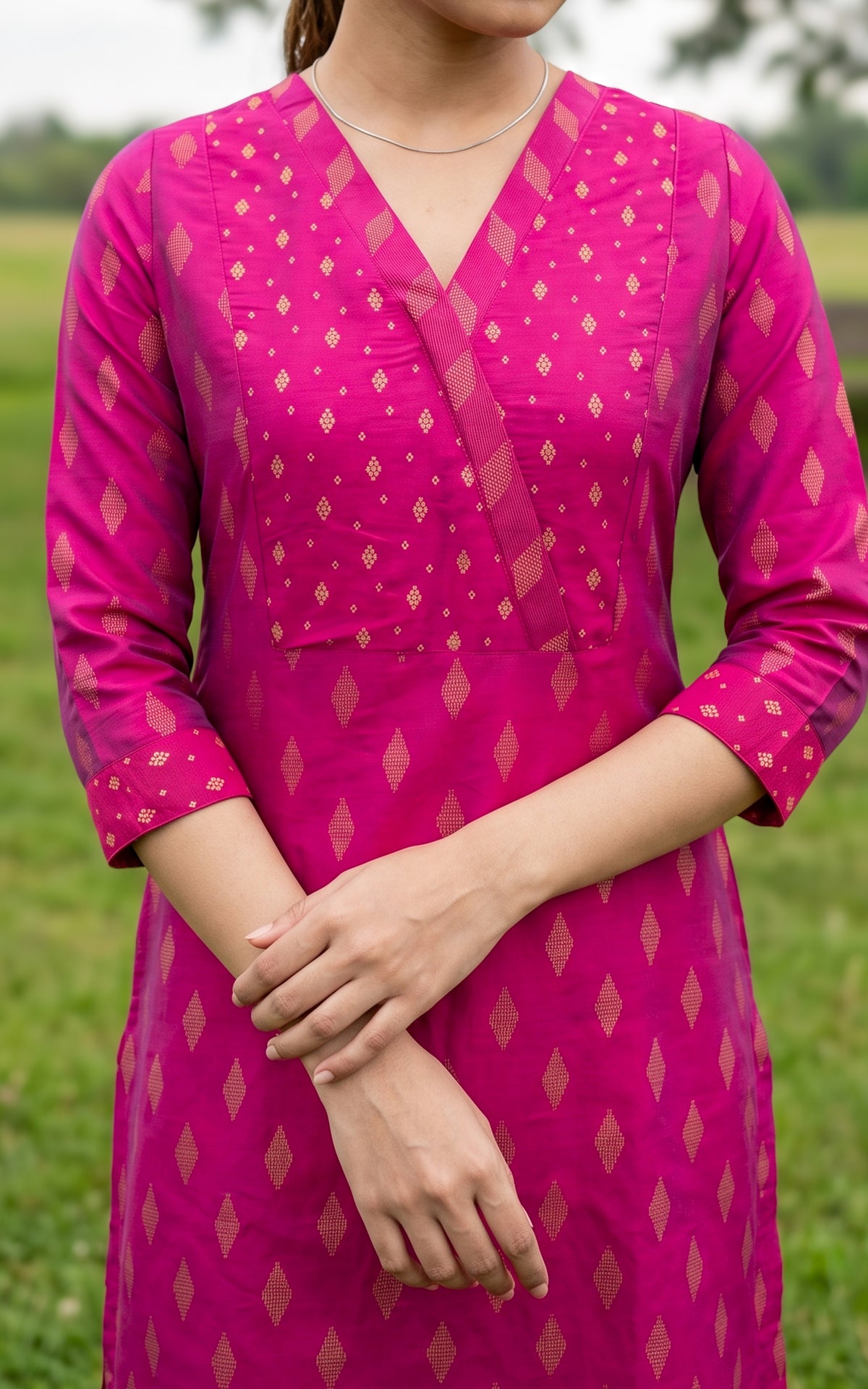 Aathirai Magenta