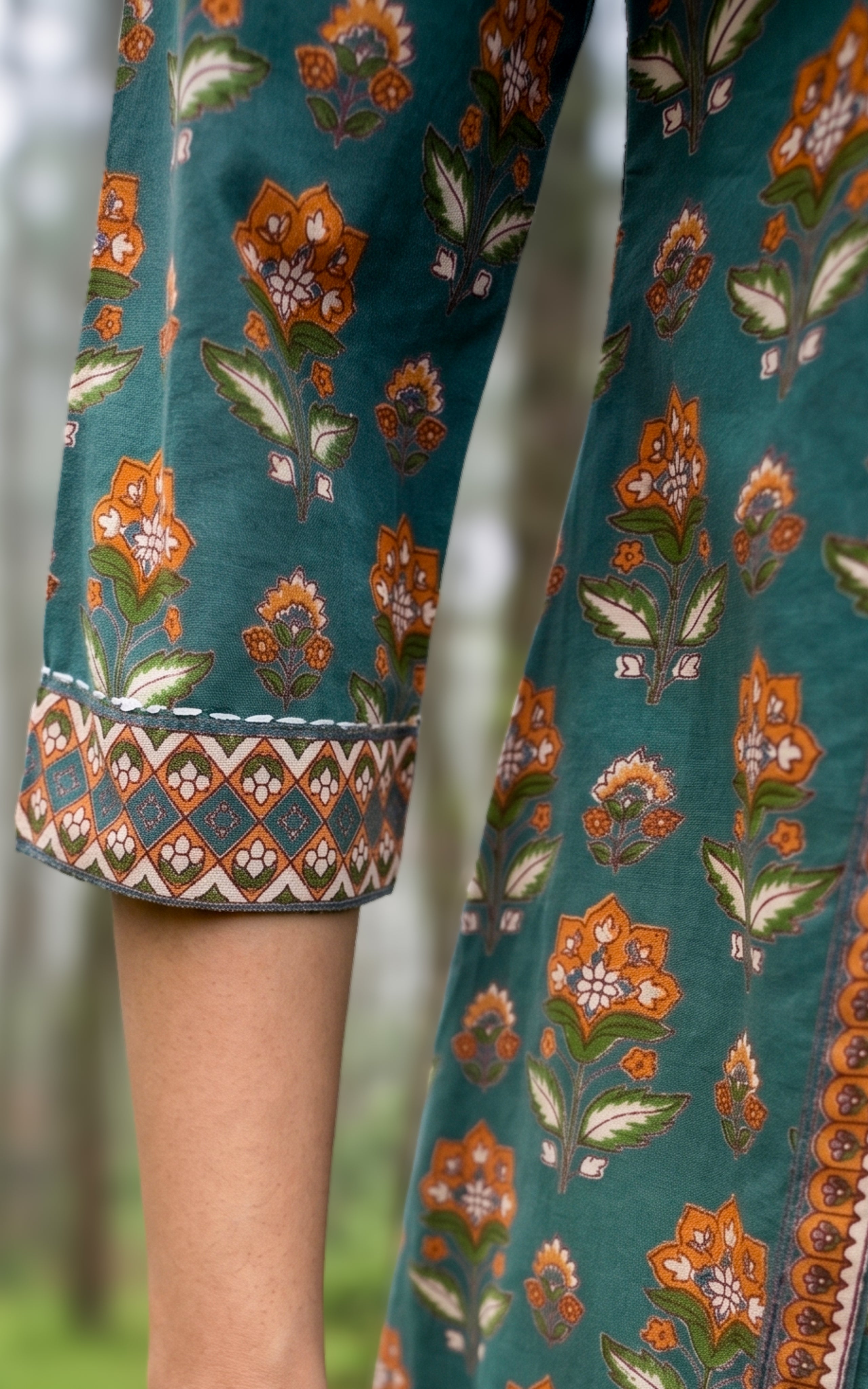 Instore - Green Printed Cotton Straight Cut Kurti with Side Slit, Straight Pant with Side Pocket & Cotton Dupatta, No Lining