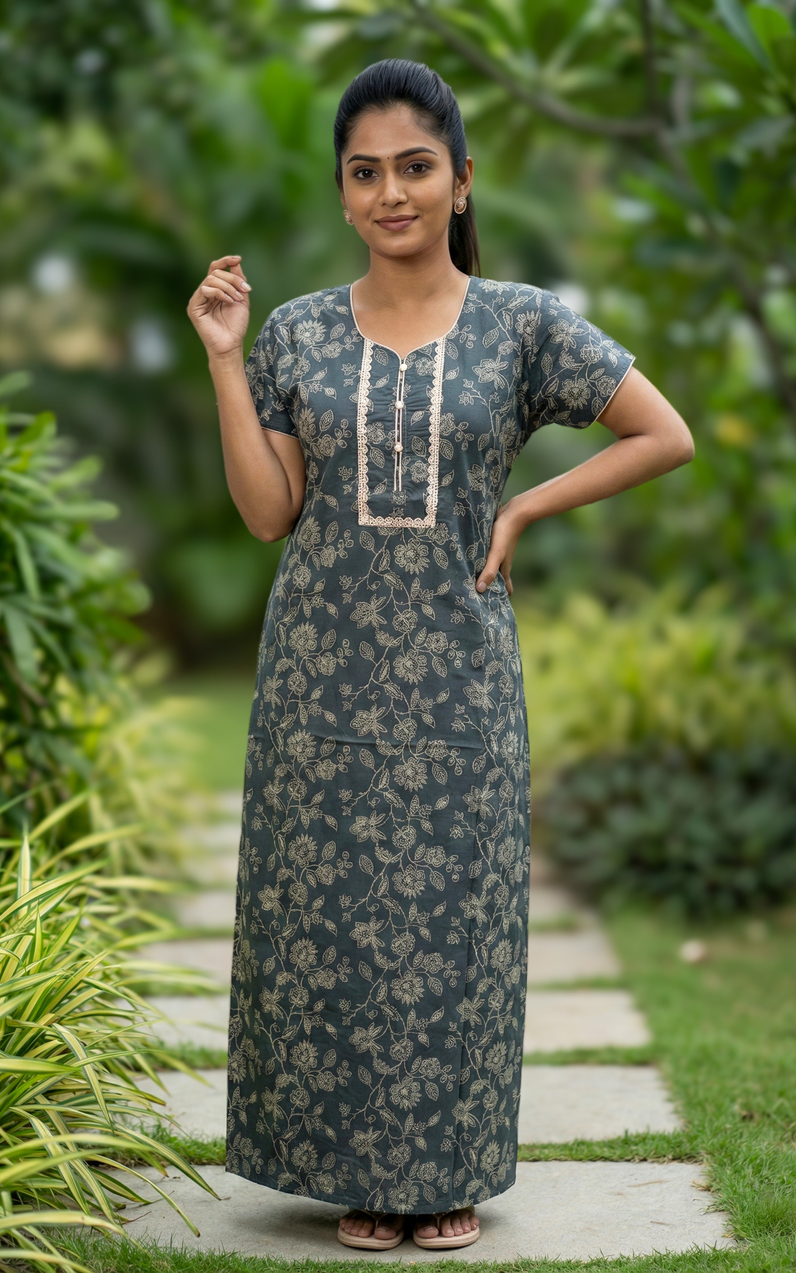 Cotton nighty with a convenient pocket
