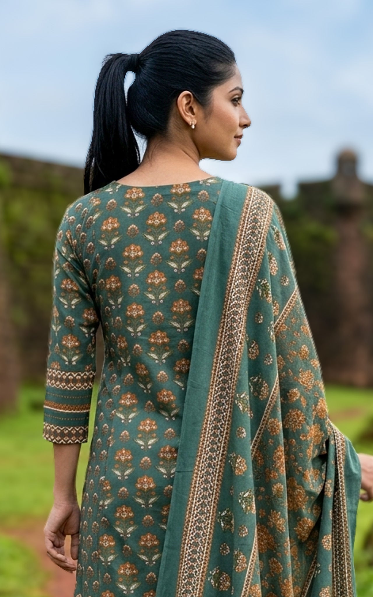 Niharika Green (Kurti+Dupatta)