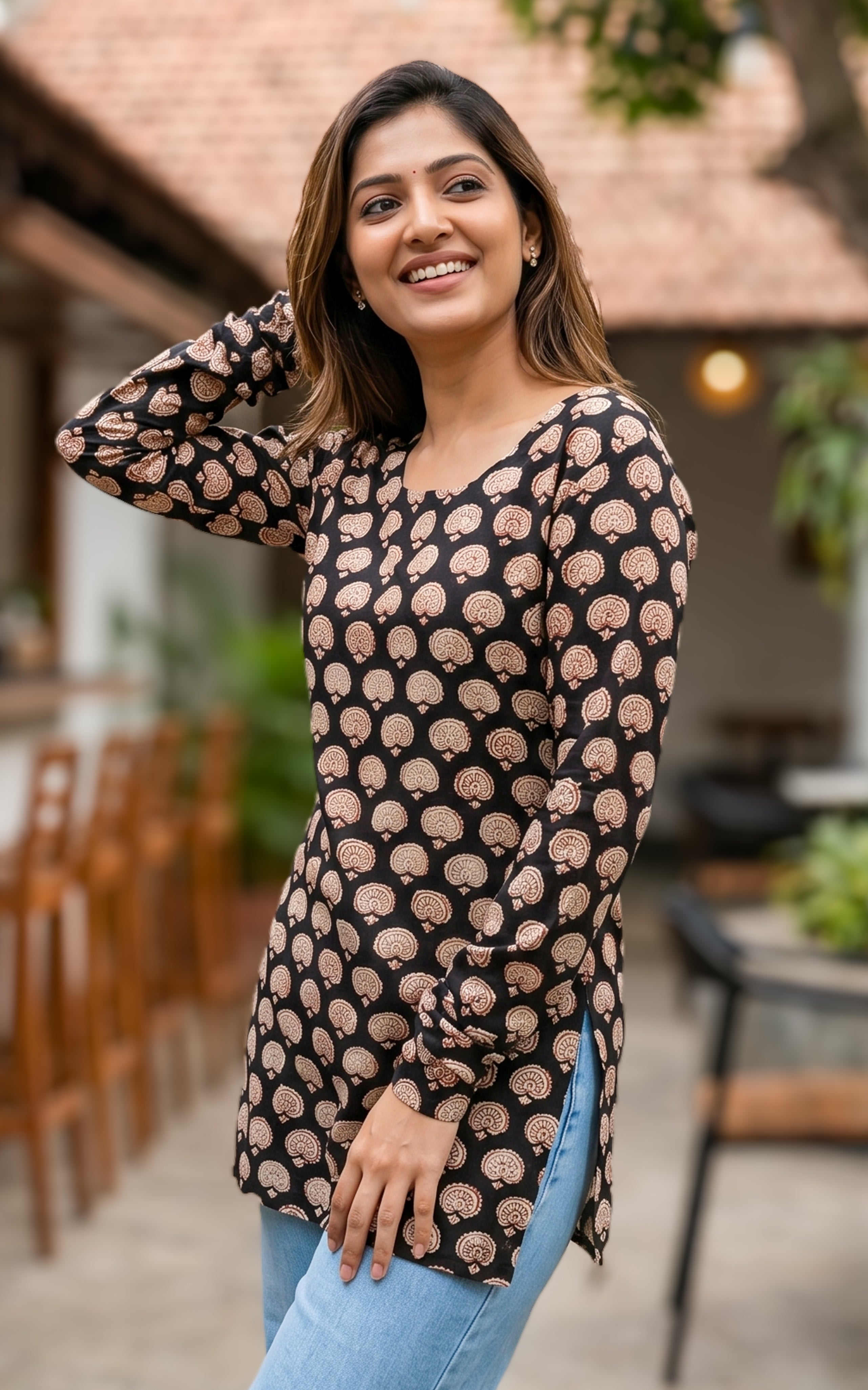 Handblock printed cotton short straight cut kurti for women
Short kurti with gathered sleeves