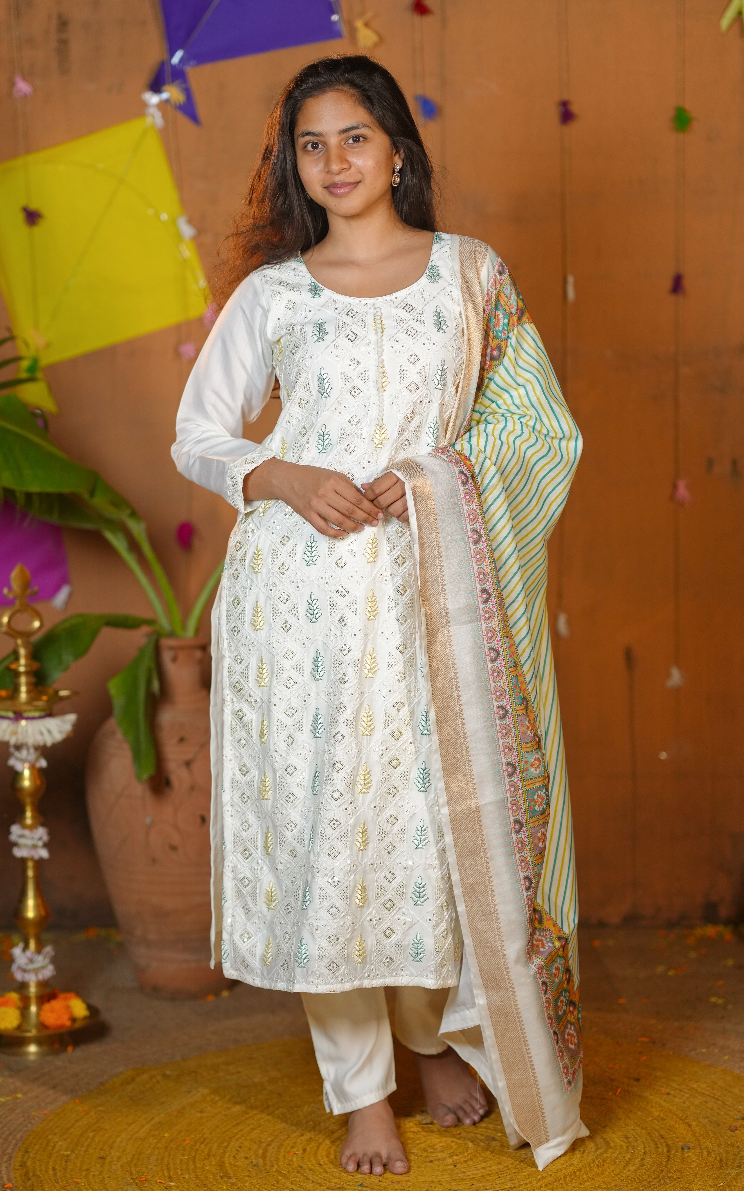 Instore - White Chanderi Embroidered Straight Cut Kurti Pant with Full Elastic Waistband & Cotton Dupatta