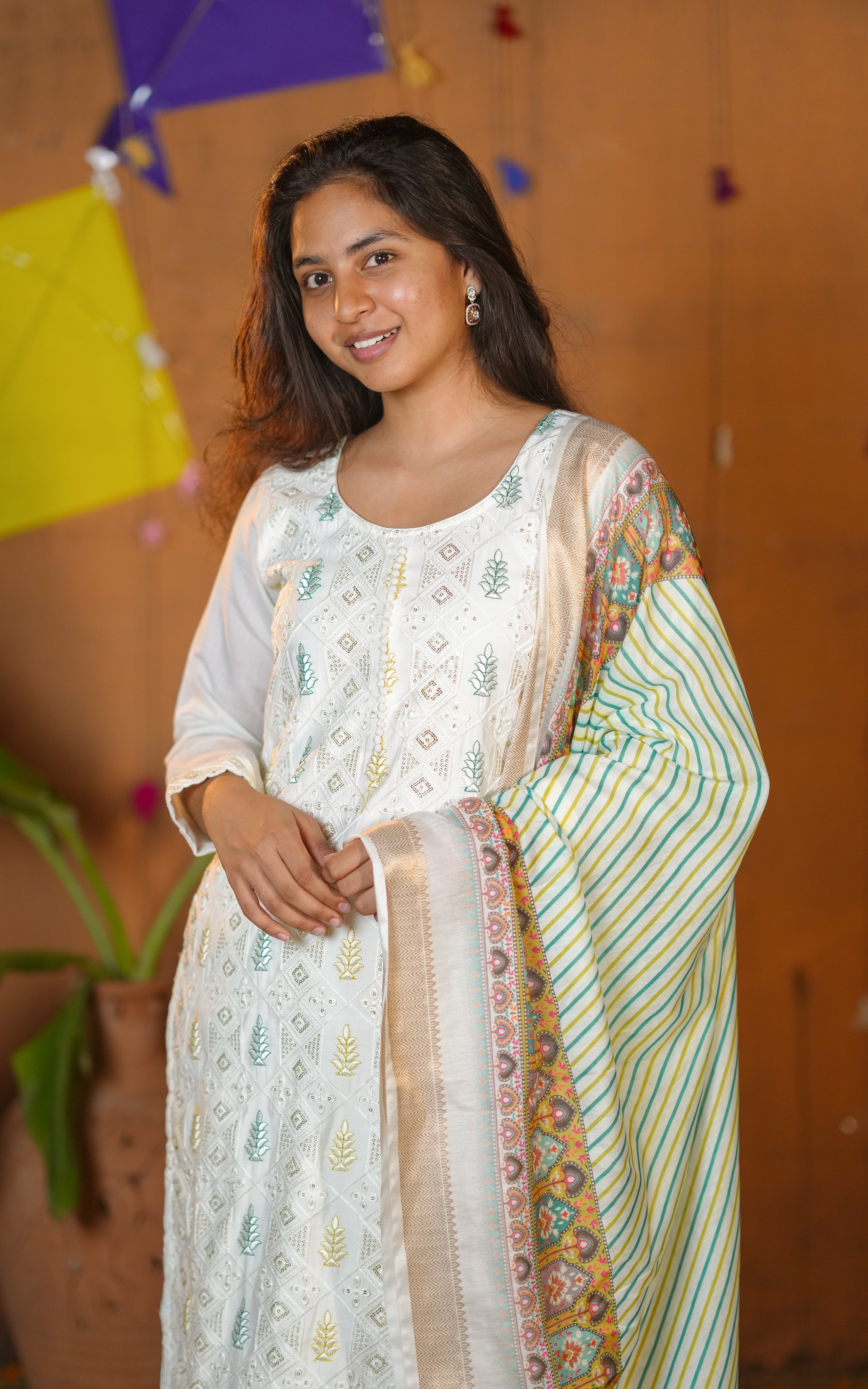 Instore - White Chanderi Embroidered Straight Cut Kurti Pant with Full Elastic Waistband & Cotton Dupatta
