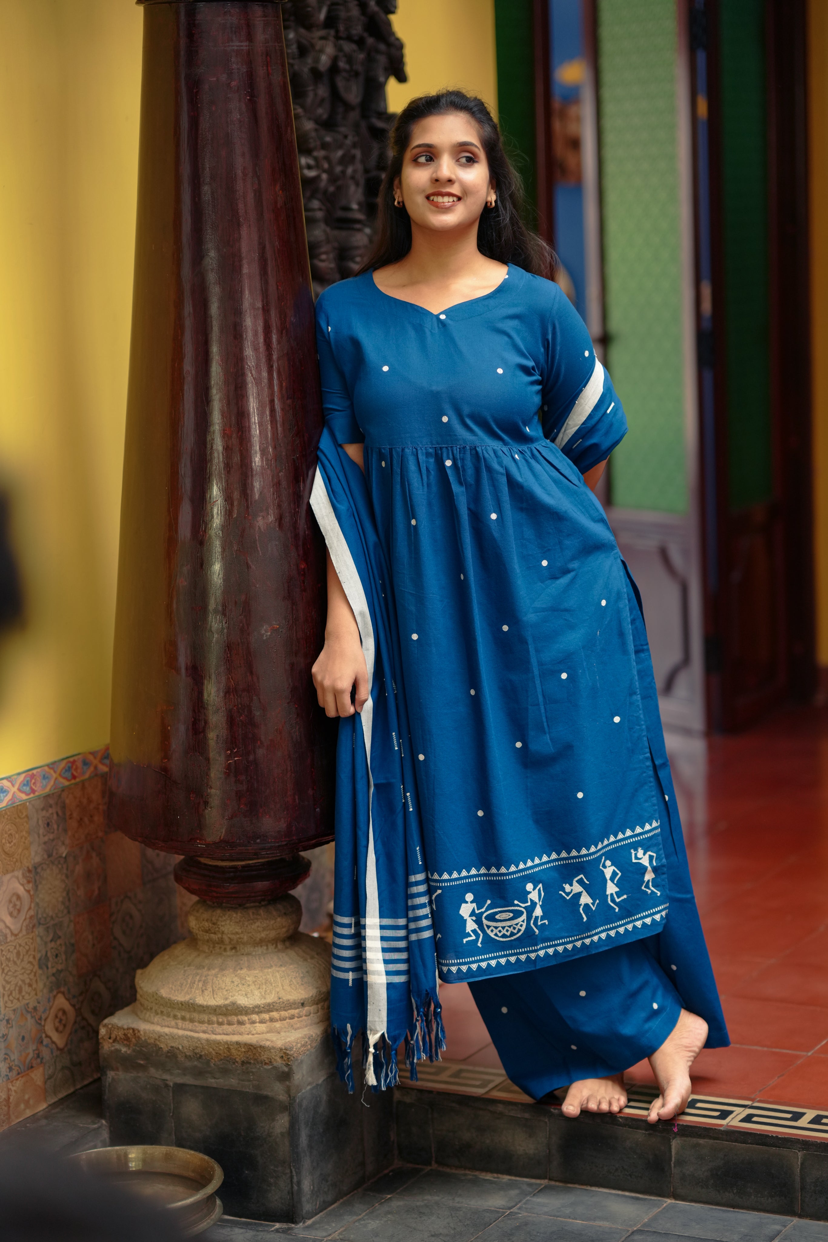 navy cotton kurti for college girls
trendy nyra cut kurti with palazzo
casual college wear kurti set
cotton kurti and handloom dupatta for college
stylish kurti set with side slit