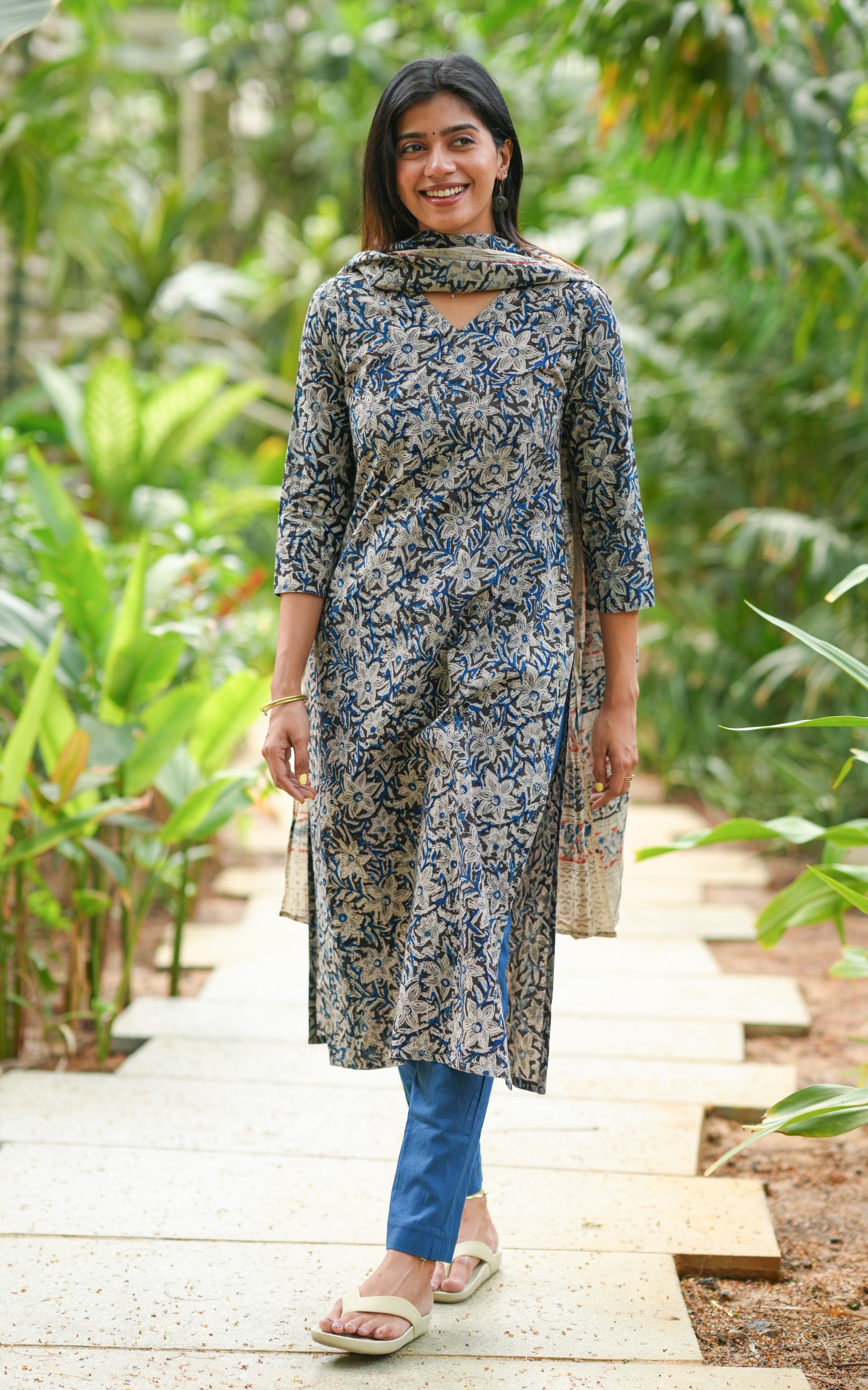 Black Kalamkari kurti with dupatta for women