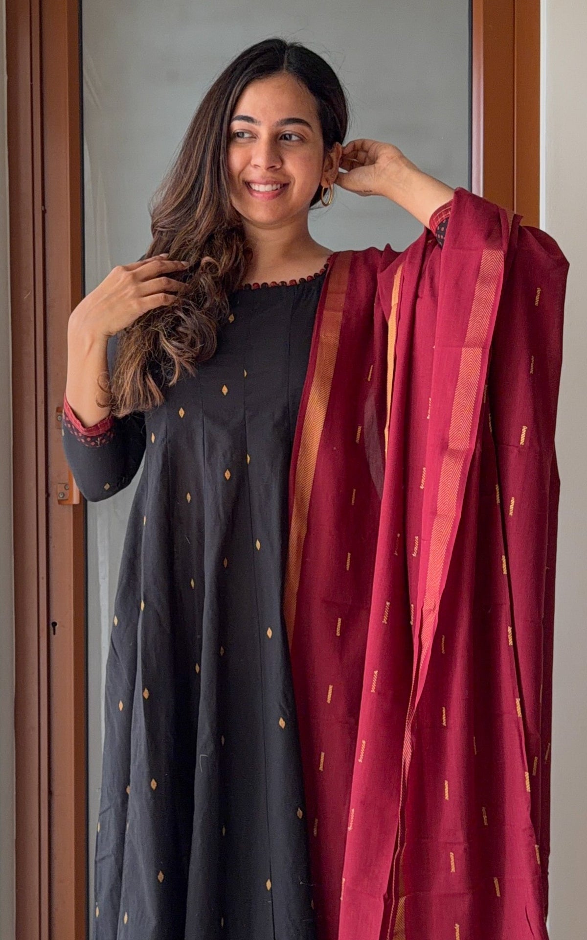 Kundhavai Black (Kurti+Dupatta)