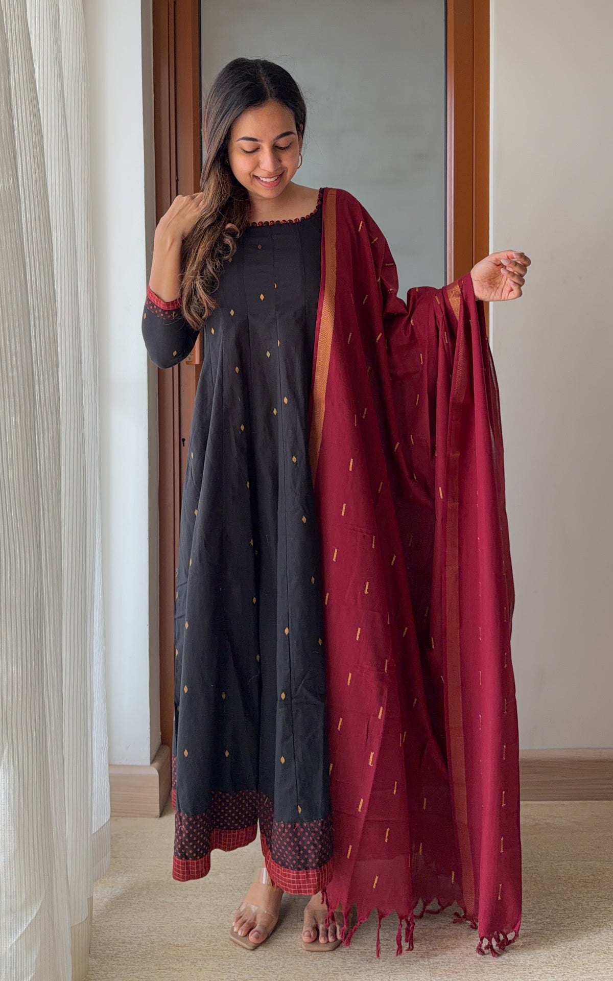 Kundhavai Black (Kurti+Dupatta)