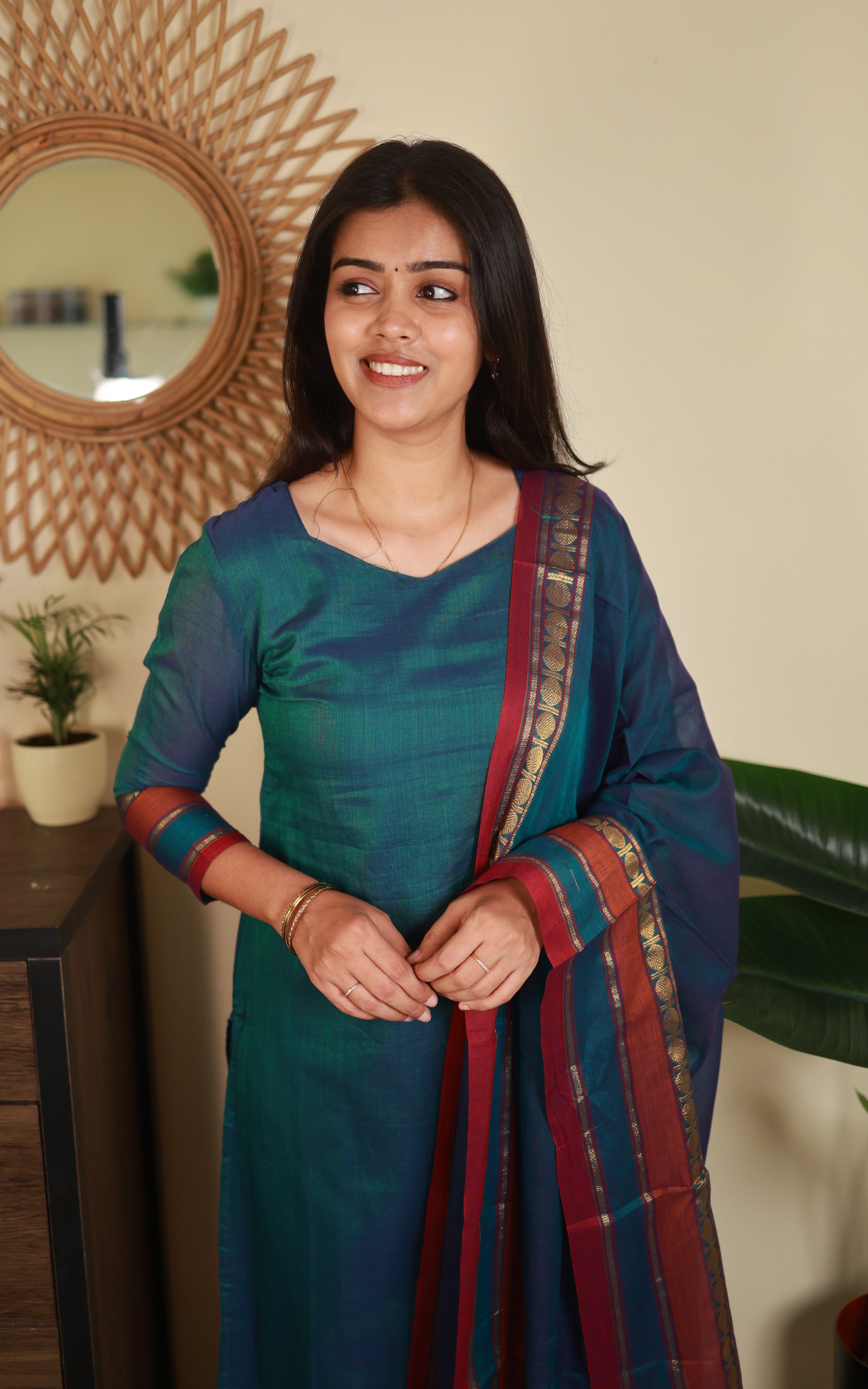 Aadhvita B (Kurti+Dupatta)