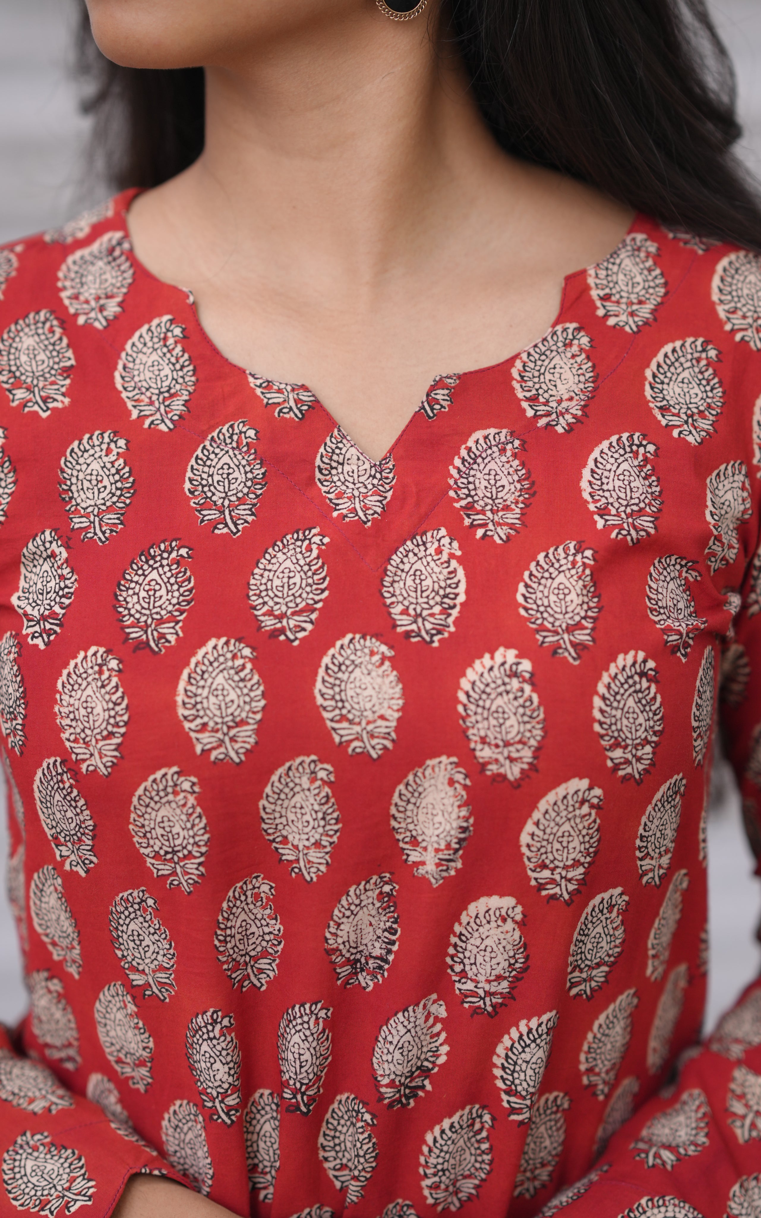 Ethnic straight kurti with minimal design for women