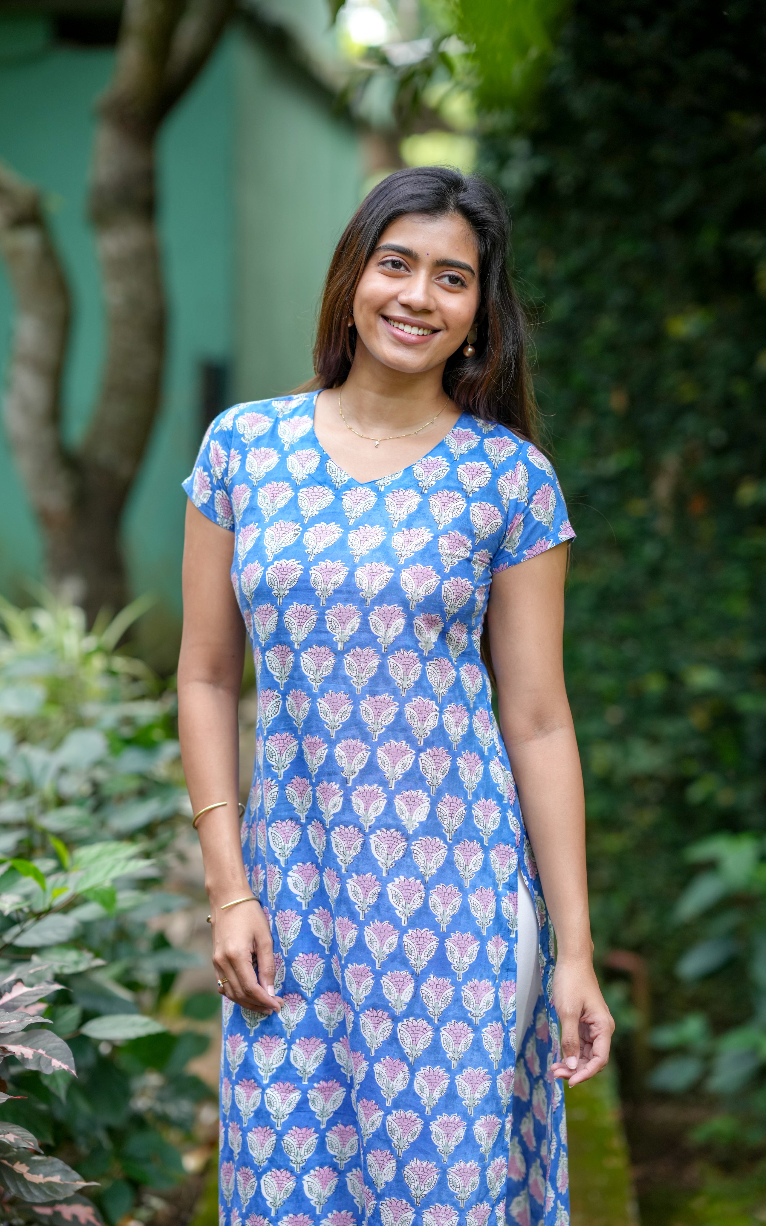 Simple ethnic wear