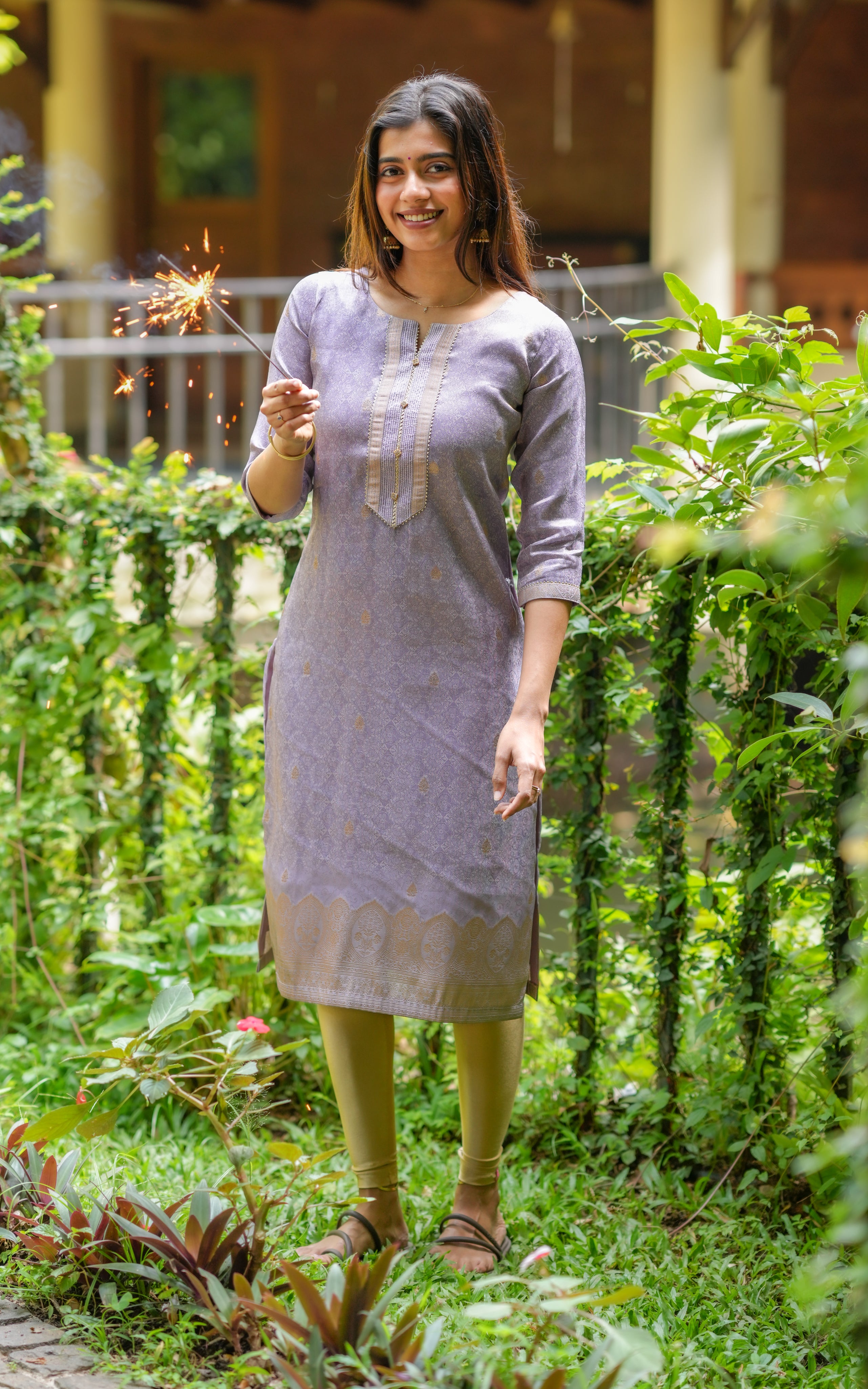A harmonious balance of structure and softness, perfect for days when you want to look and feel your best