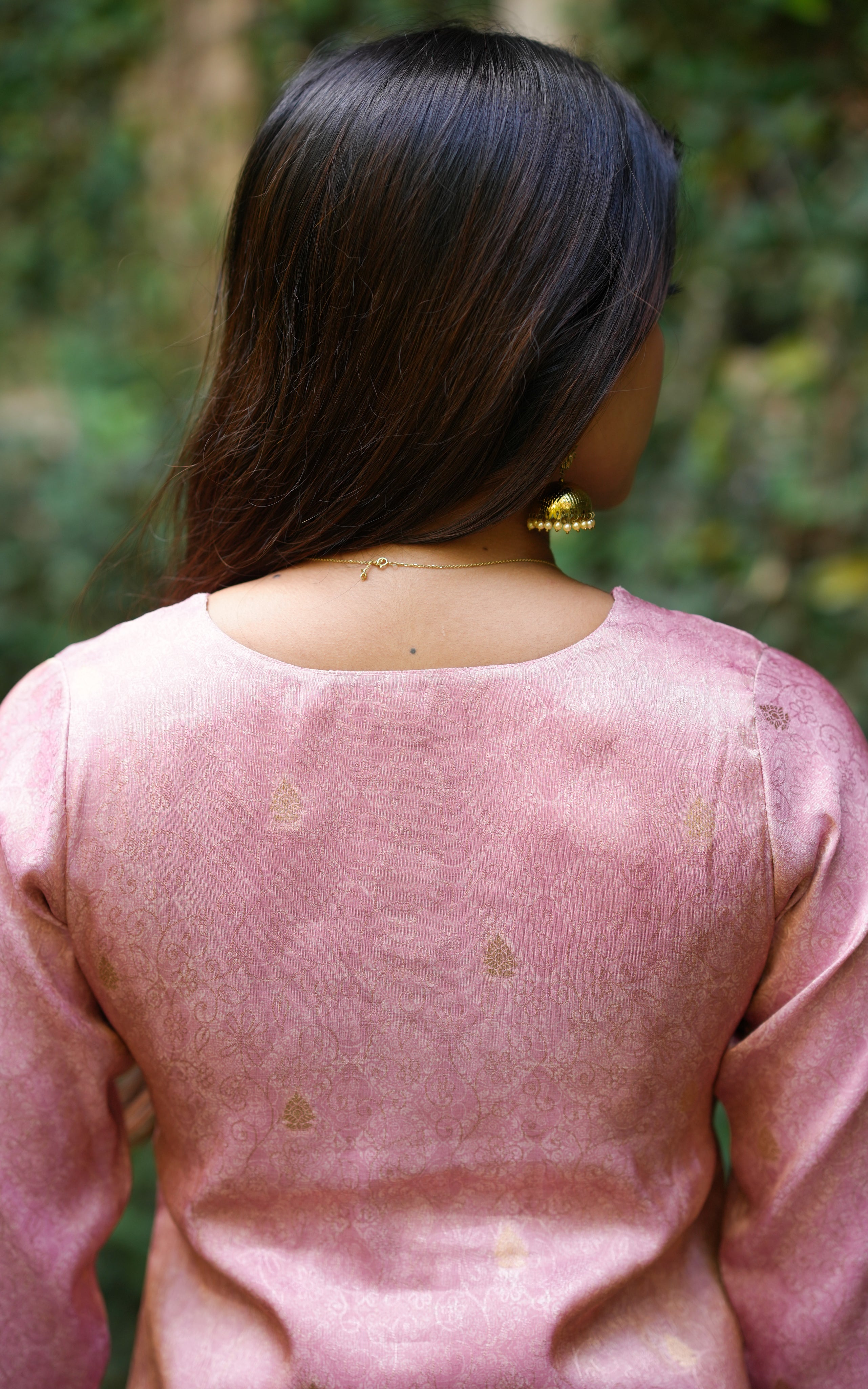 A graceful blend of modesty and style, ideal for the woman who embraces tradition with a twist