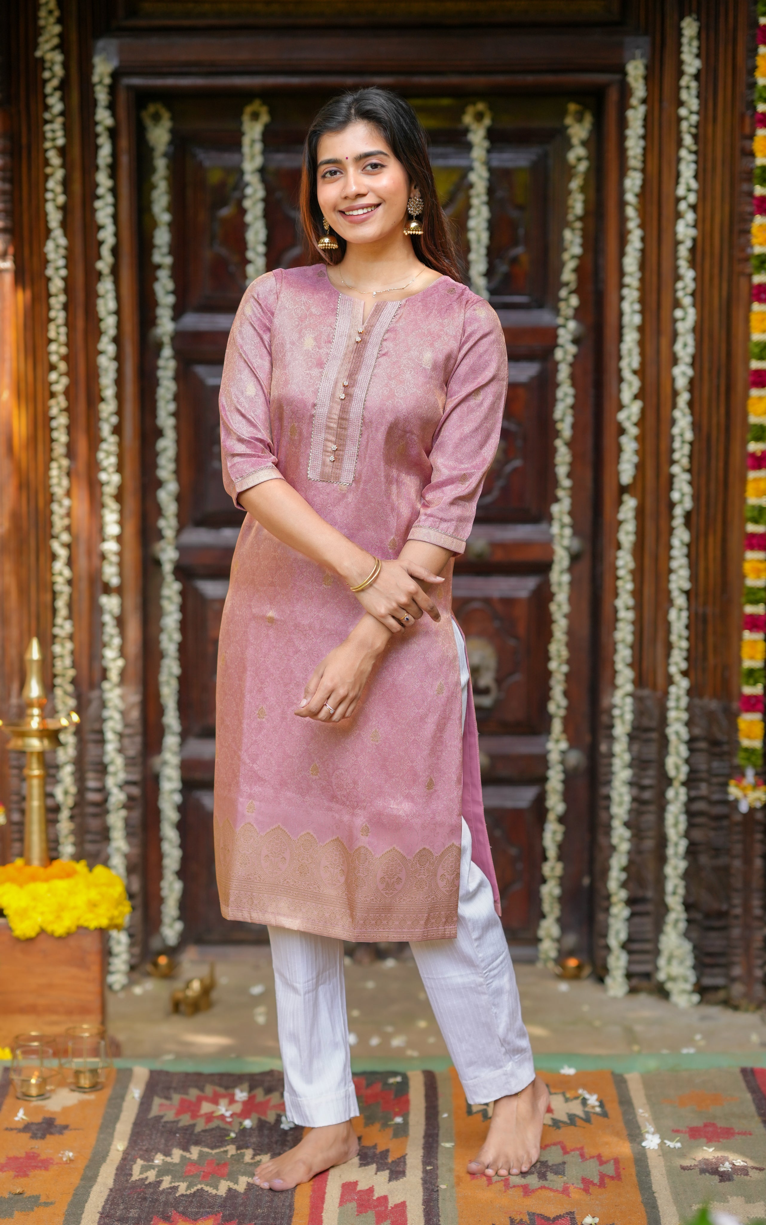 Flawlessly combines the elegance of traditional Indian design with the ease of modern tailoring