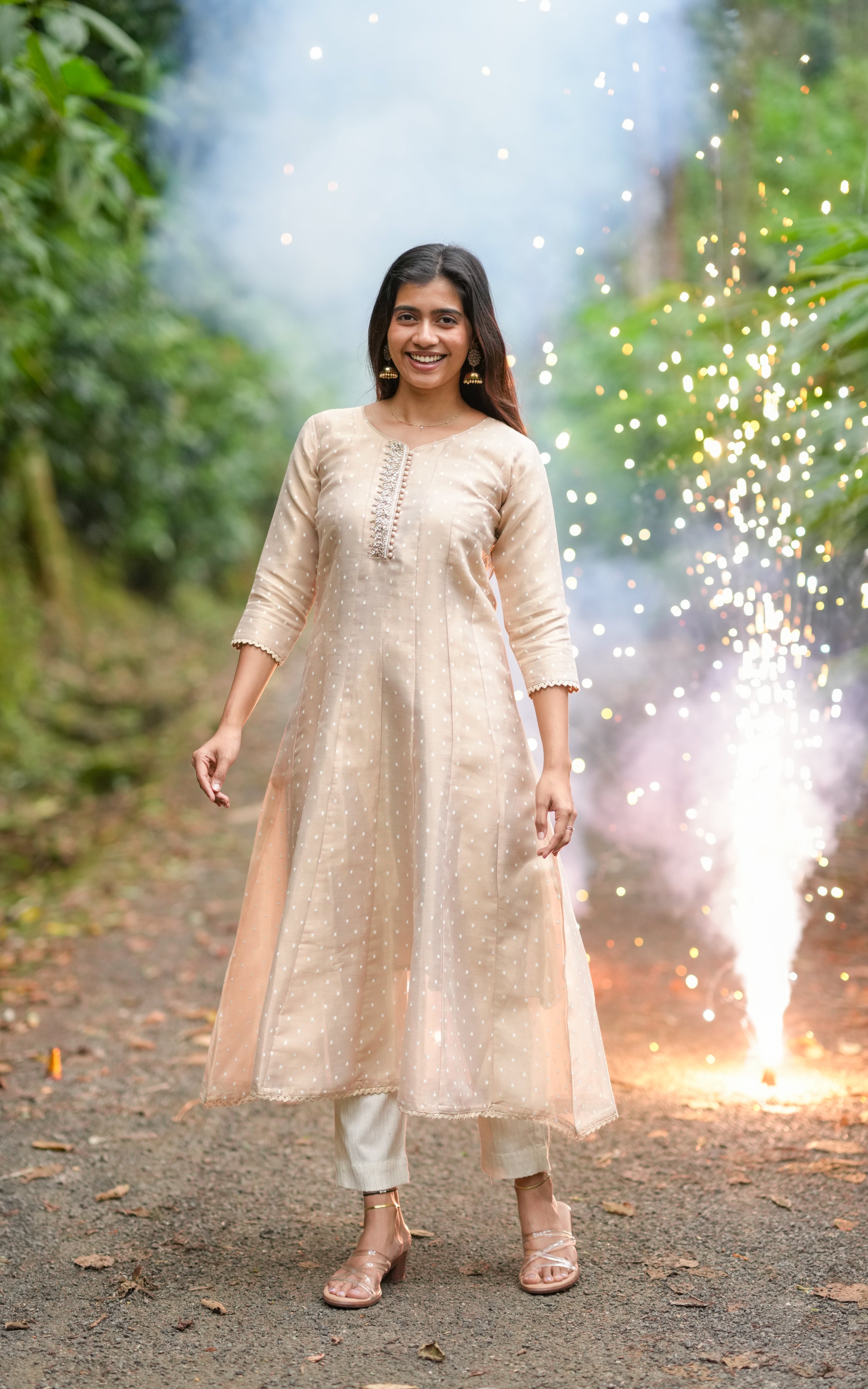 Simple ethnic wear