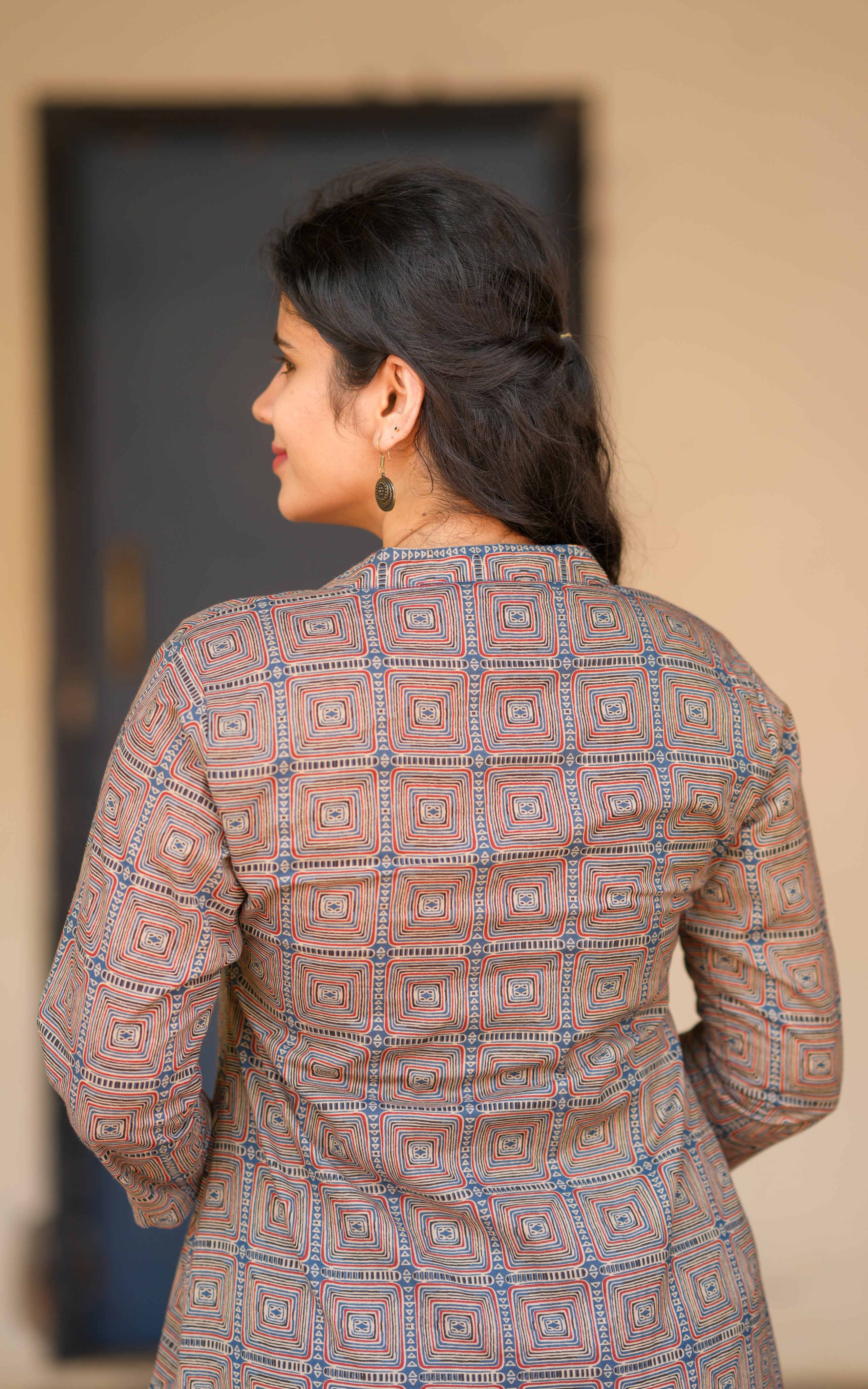 Simple ethnic wear