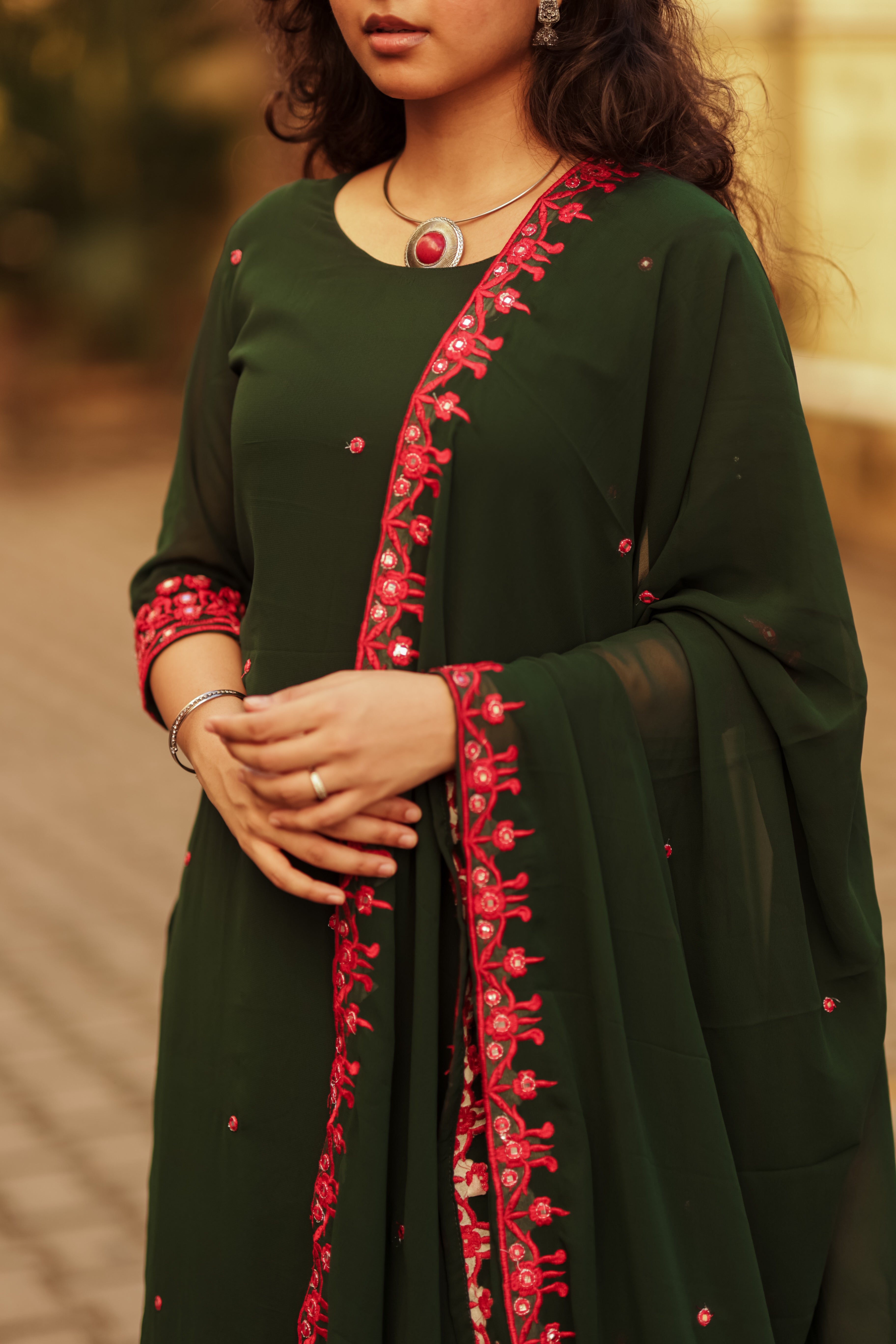 embroidered Georgette dupatta for simple and elegant look
