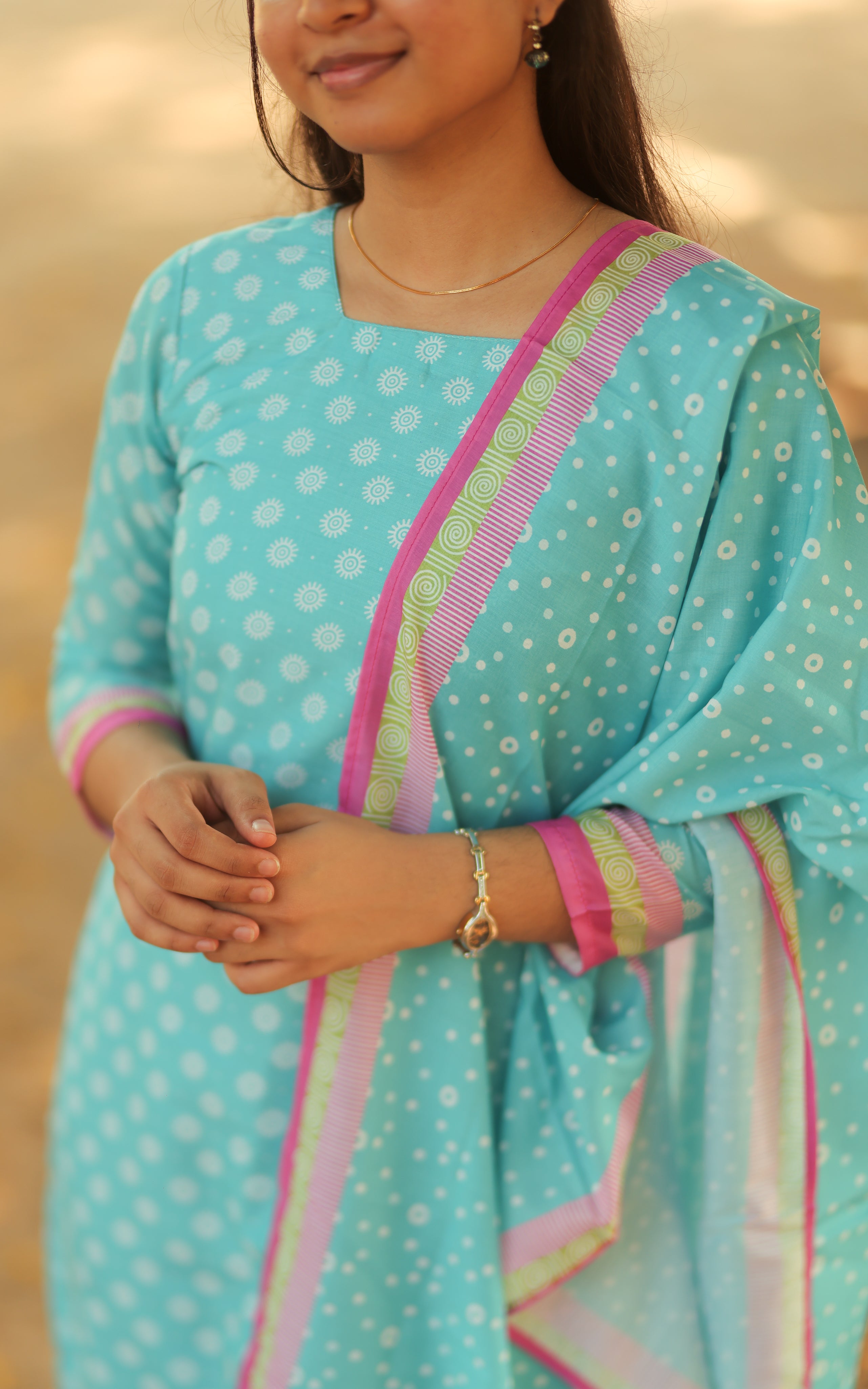 Straight-cut kurti set for women