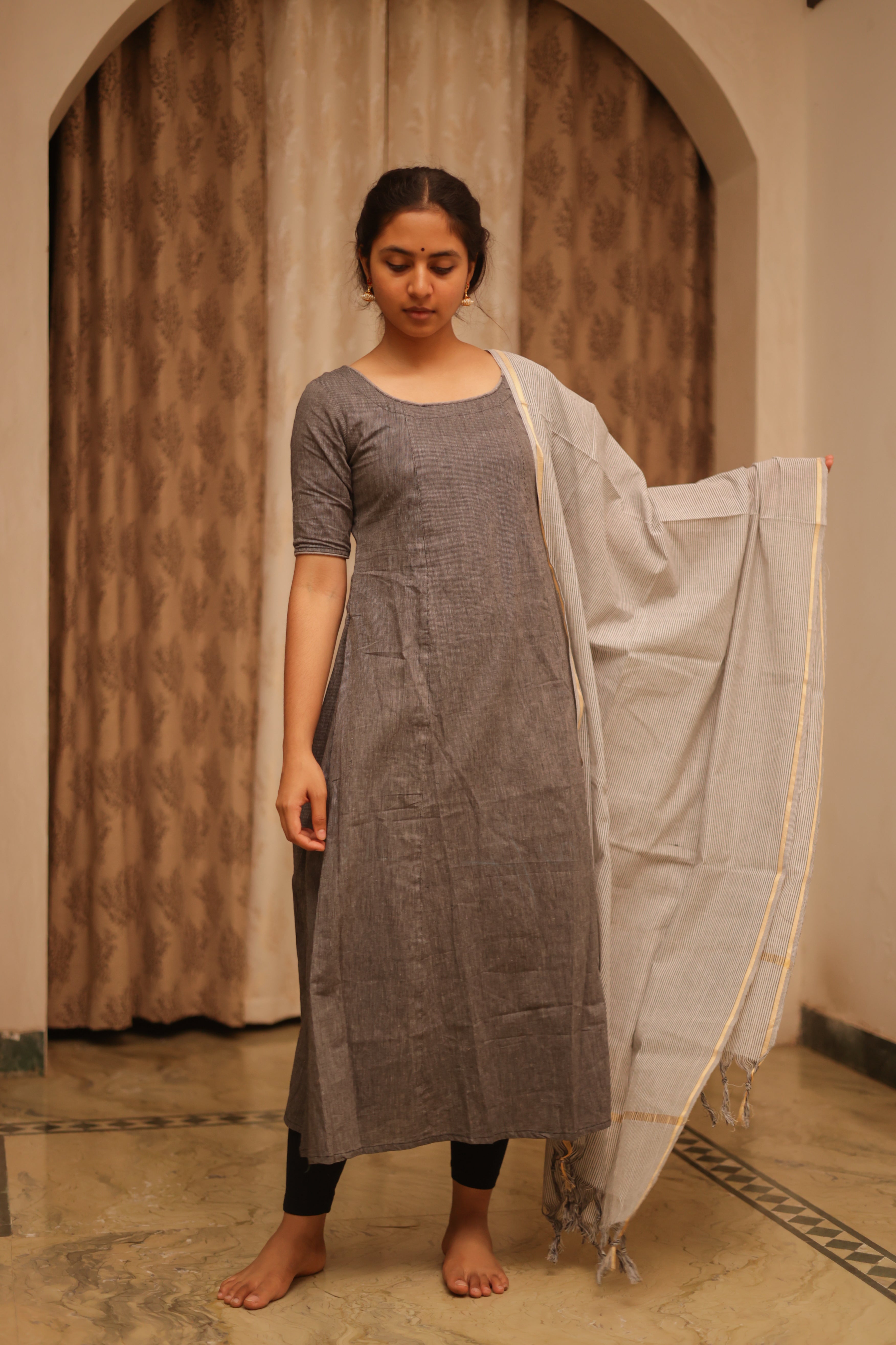 Jodi Simran-inspired outfit features an A-line cut kurti with a stylish side slit, perfect for a flattering fit, especially for those with wider hips