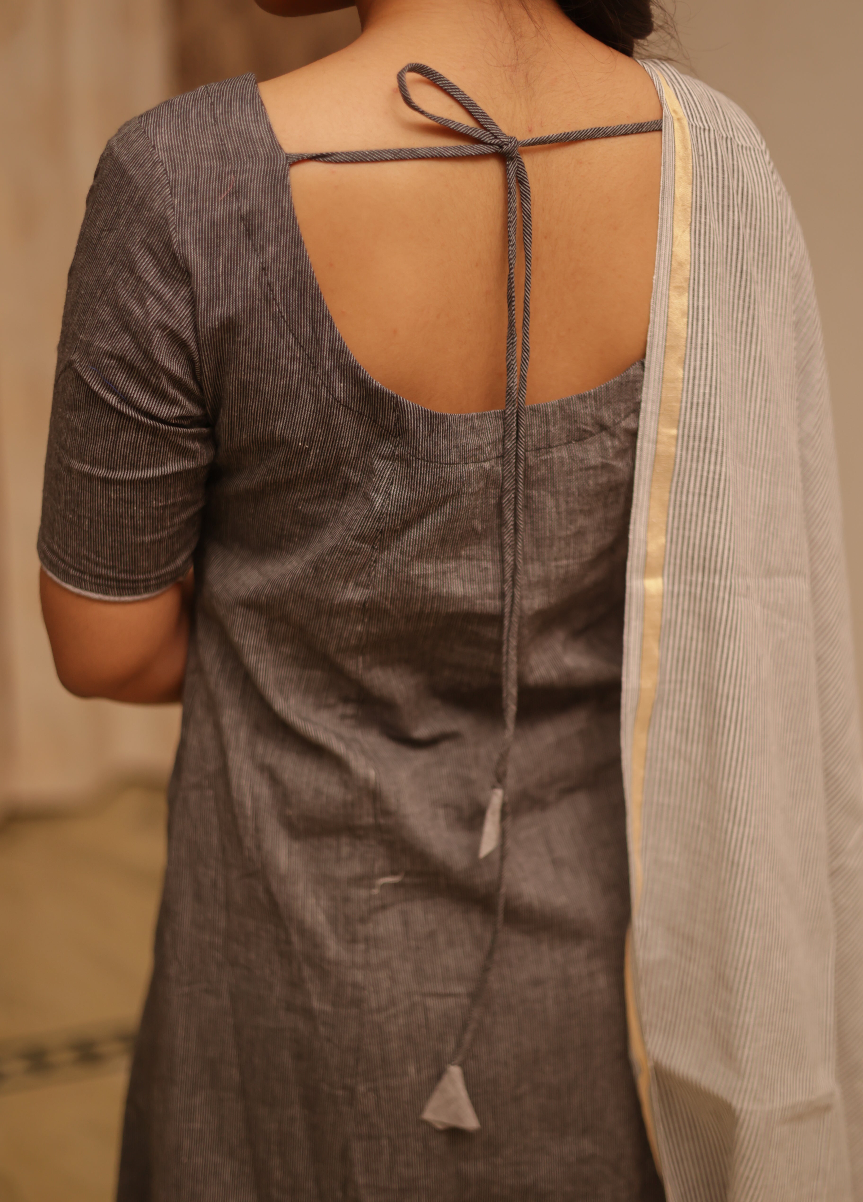 simran's outfits from jodi