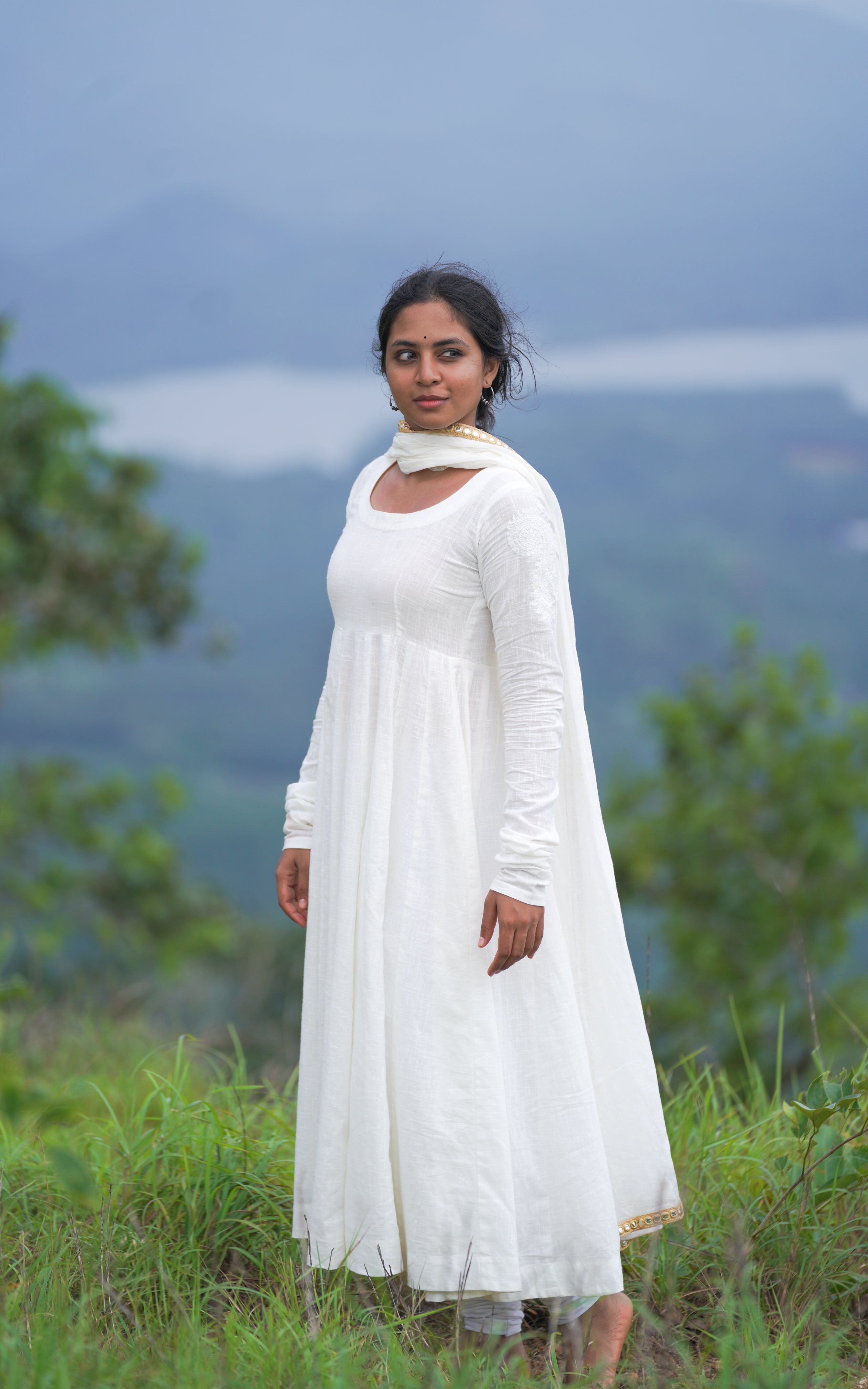 gathered sleeve white ethnic gown Raavanan look