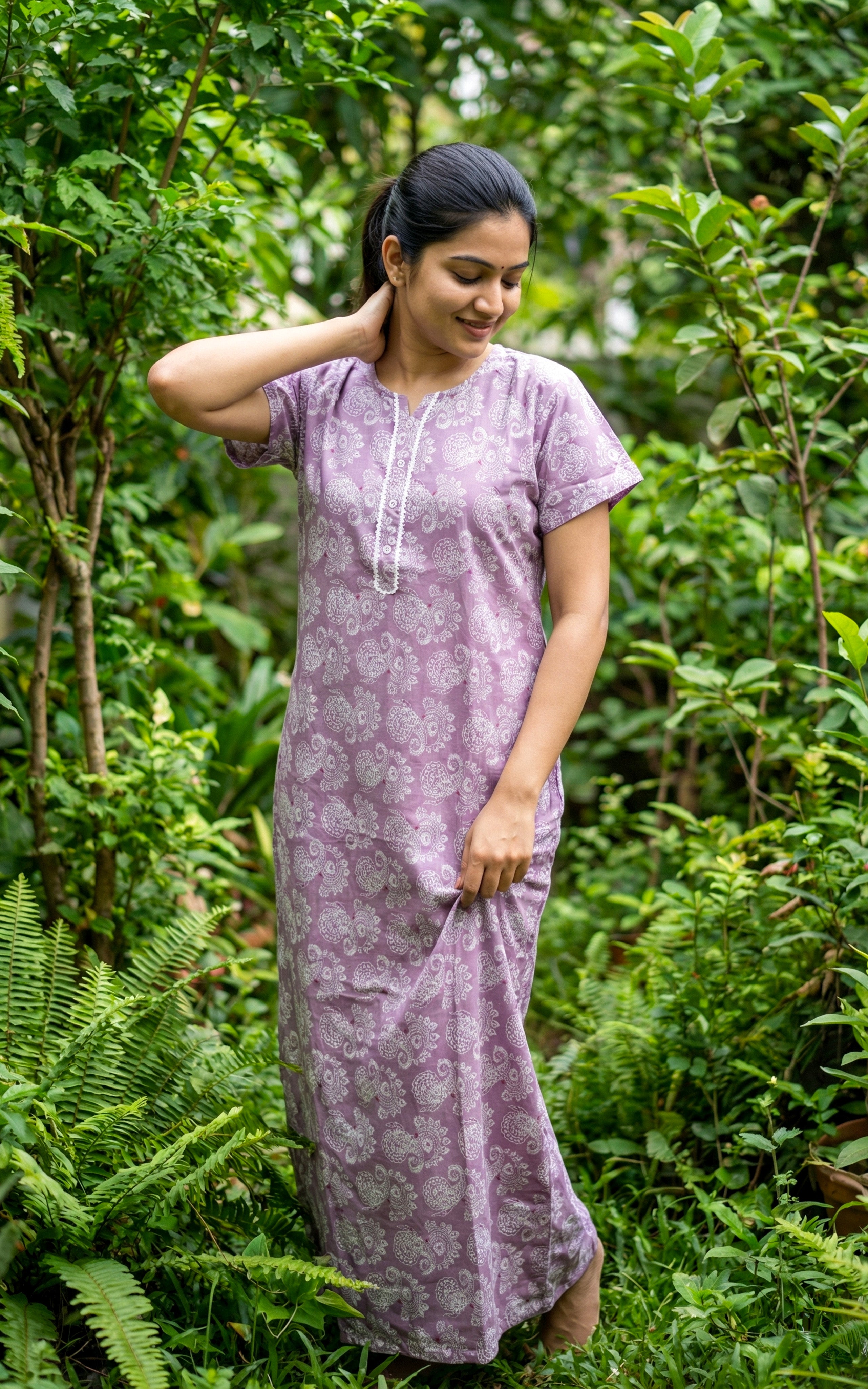 Cotton nighty with a convenient pocket