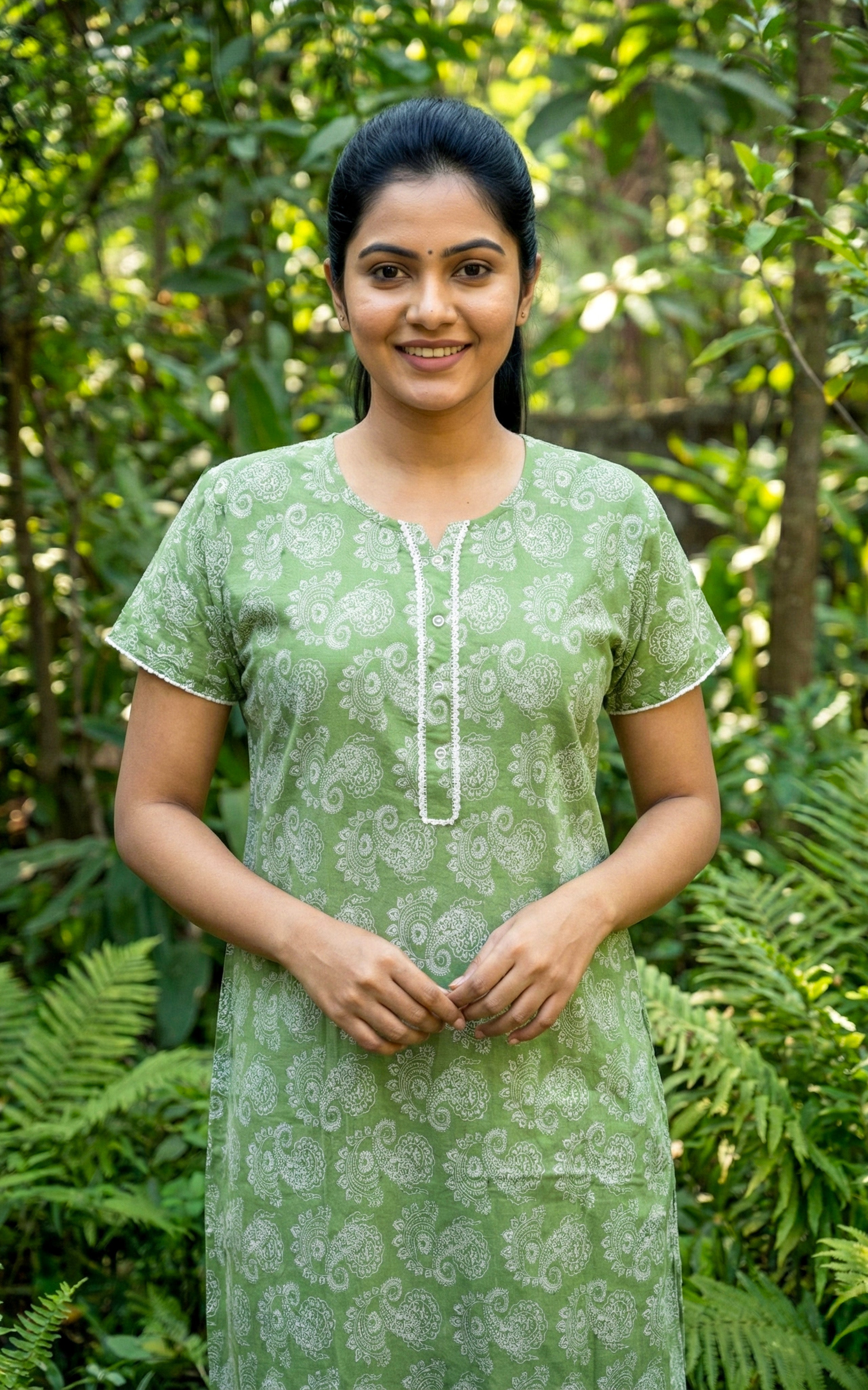 Cotton nighty with a convenient pocket