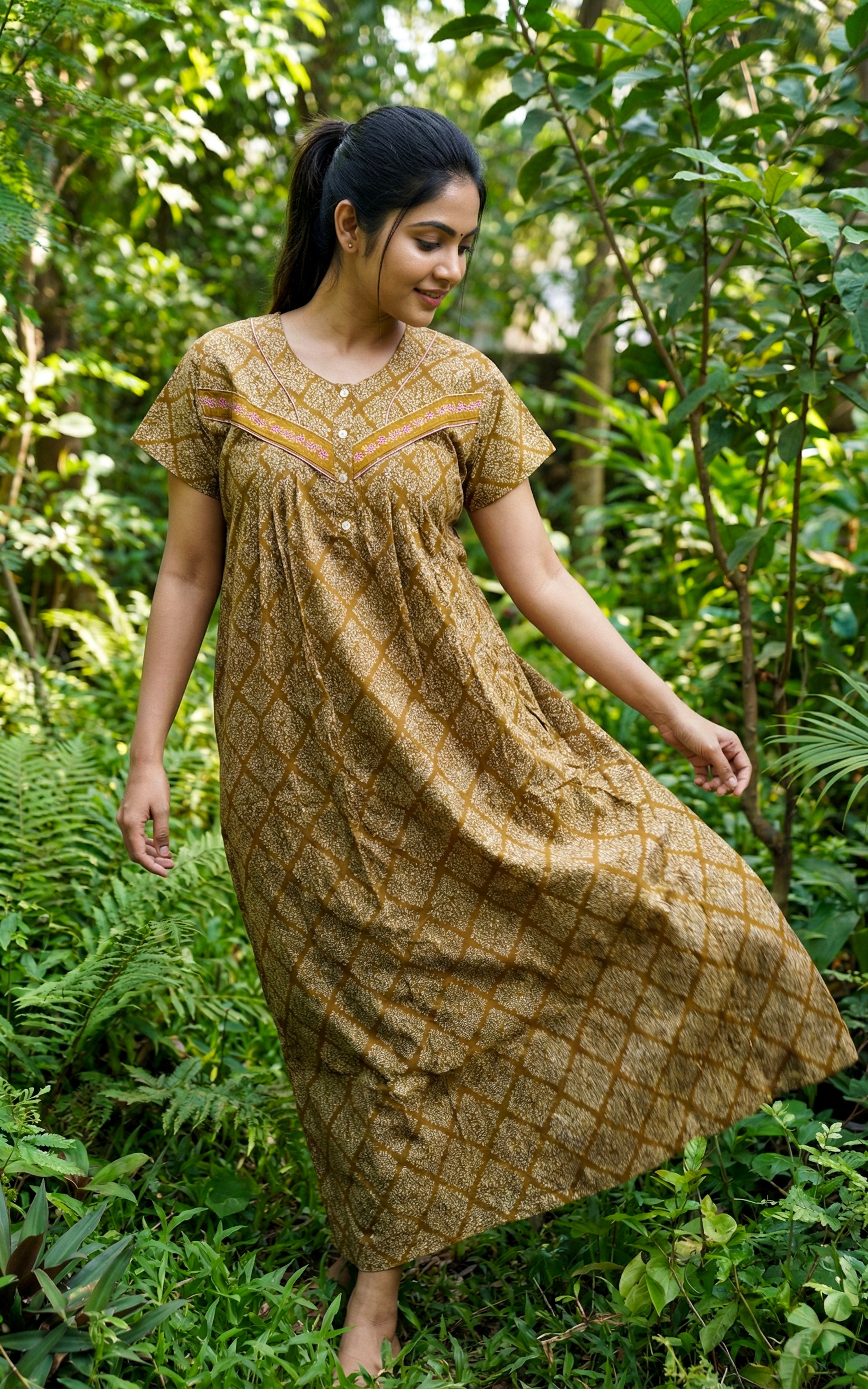 Cotton nighty with a convenient pocket